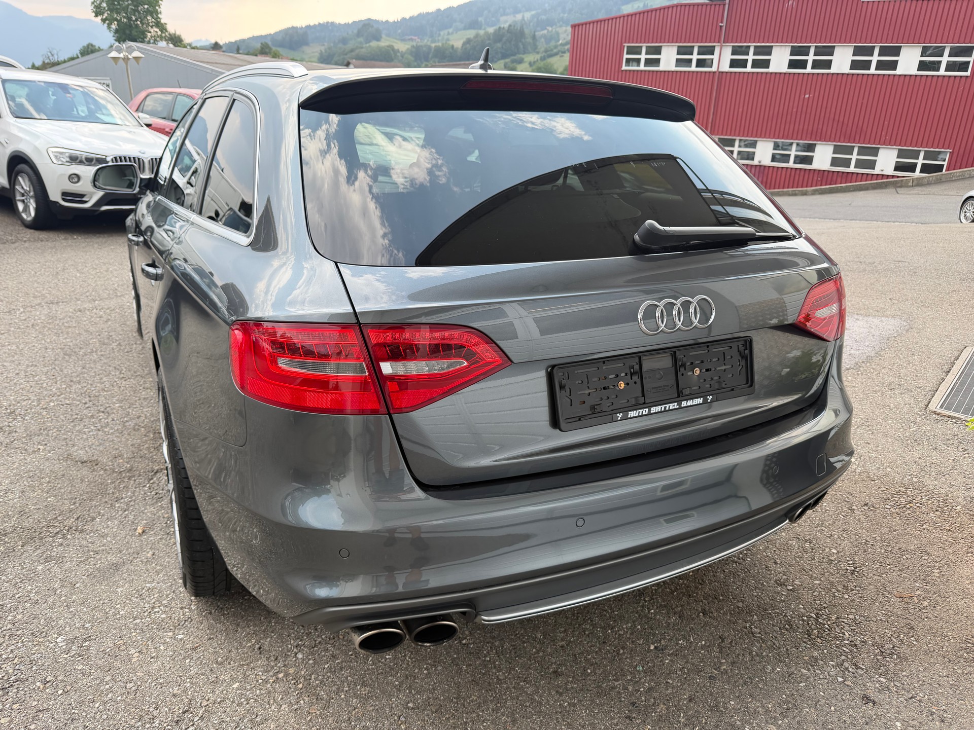 AUDI S4 Avant 3.0 TFSI quattro S-tronic-image-2