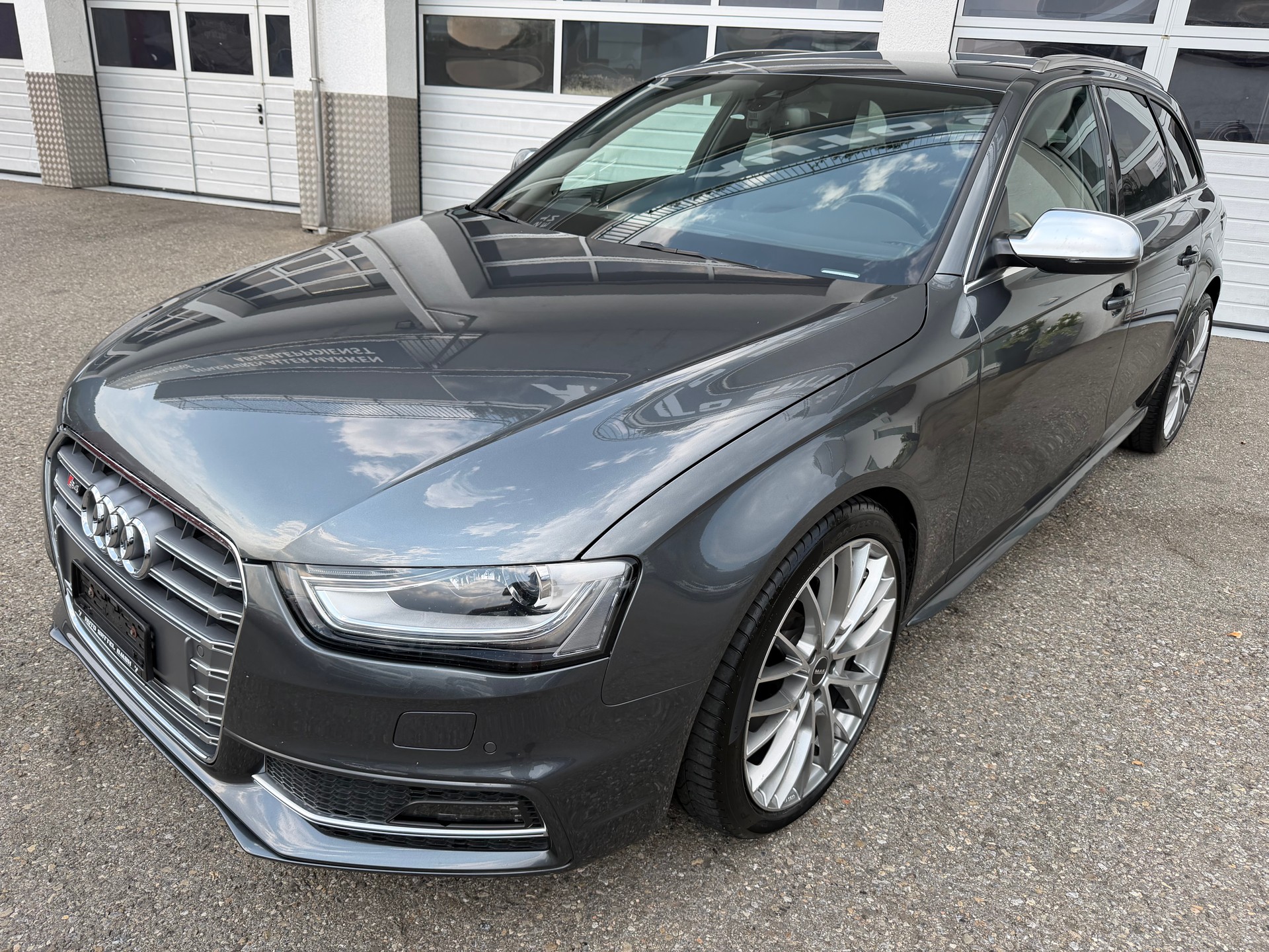 AUDI S4 Avant 3.0 TFSI quattro S-tronic-image-0
