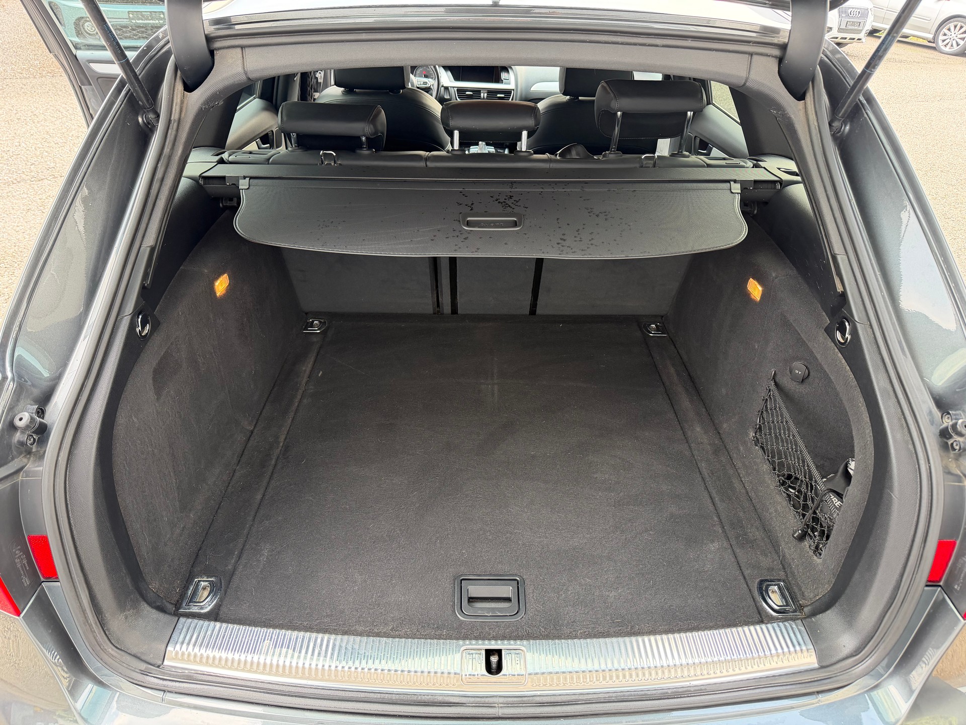 AUDI S4 Avant 3.0 TFSI quattro S-tronic-image-9