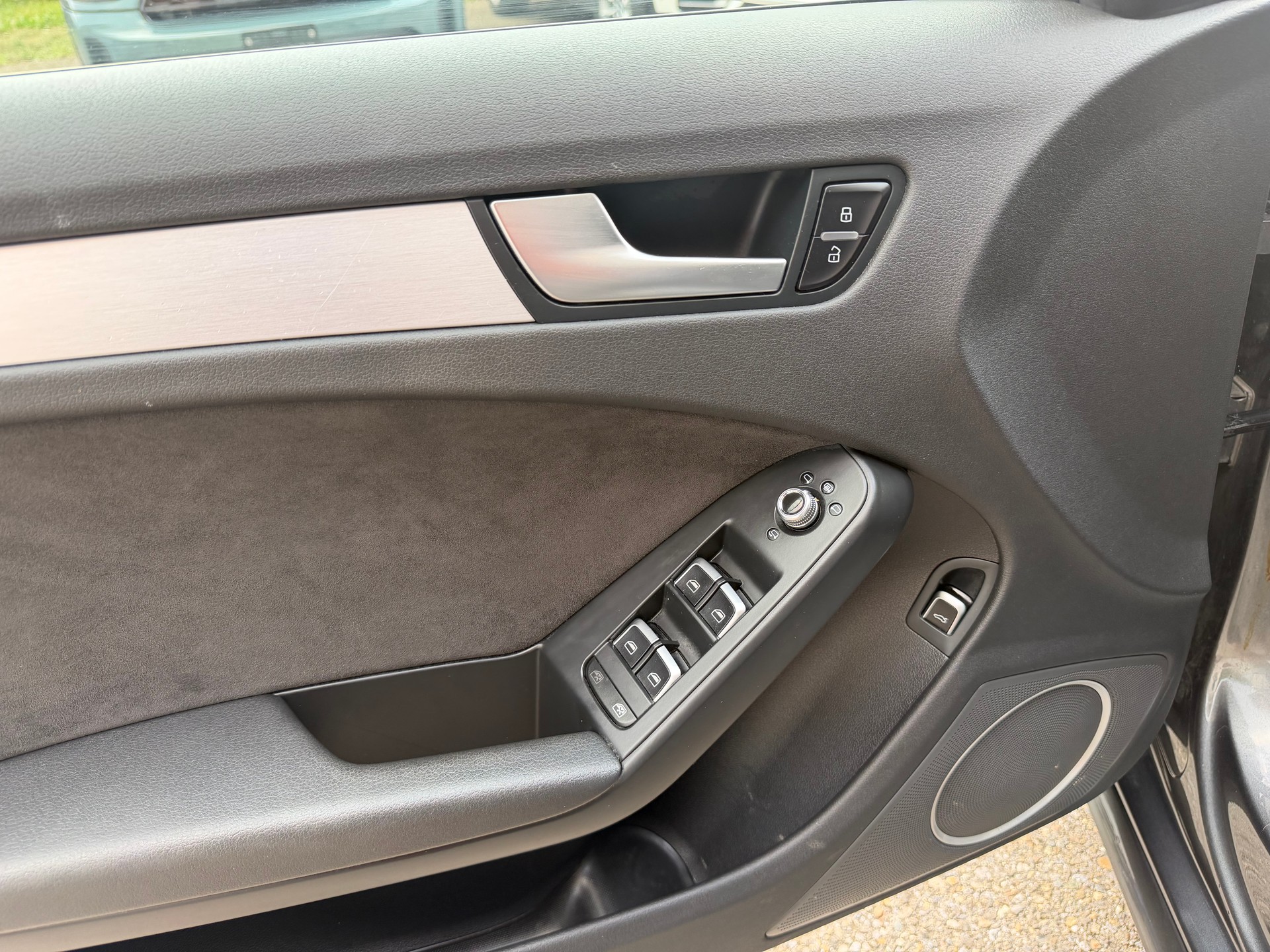 AUDI S4 Avant 3.0 TFSI quattro S-tronic-image-5