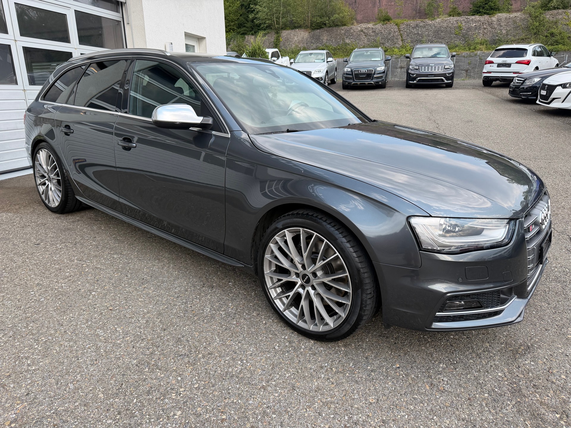 AUDI S4 Avant 3.0 TFSI quattro S-tronic-image-3
