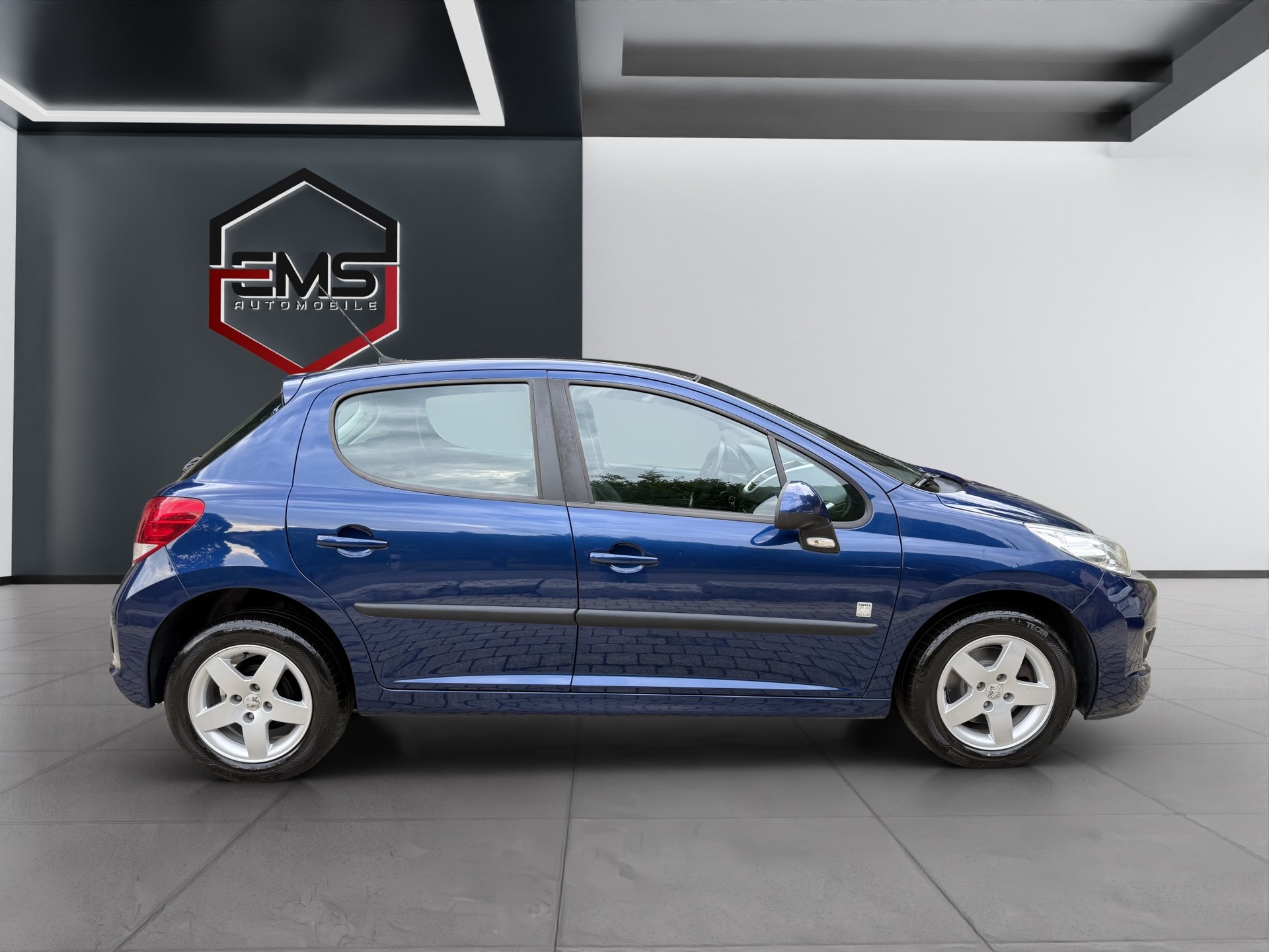 PEUGEOT 207 1.4 16V Swiss Edition-image-5