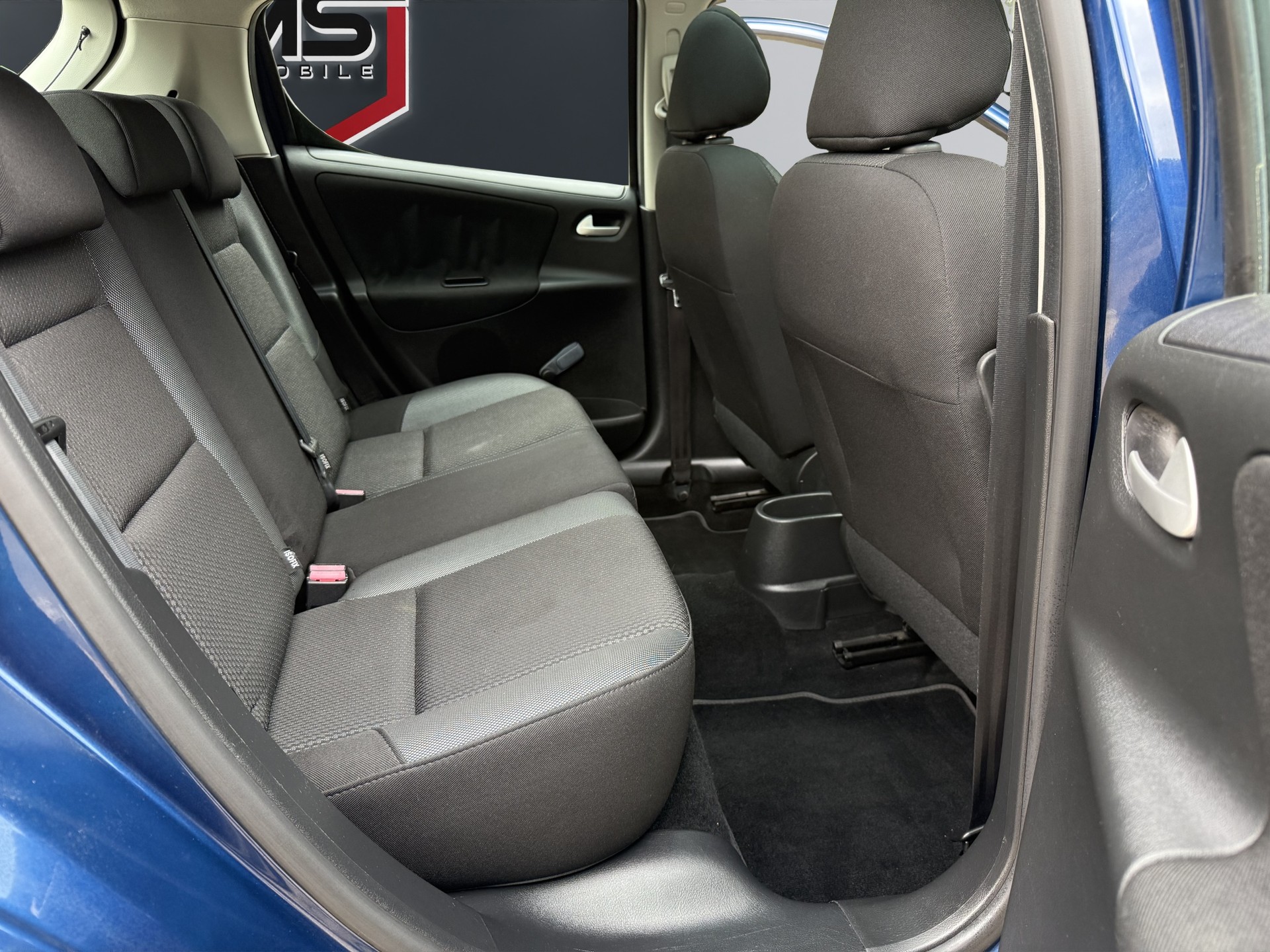 PEUGEOT 207 1.4 16V Swiss Edition-image-14