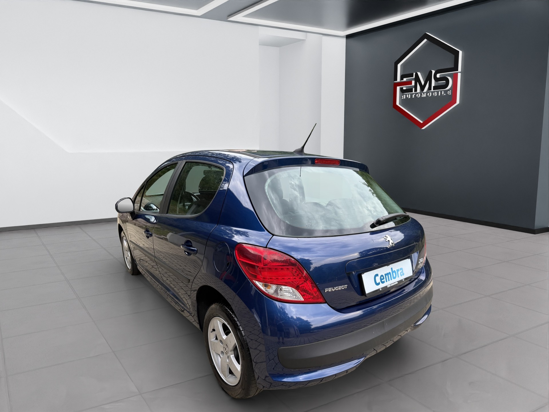 PEUGEOT 207 1.4 16V Swiss Edition-image-2