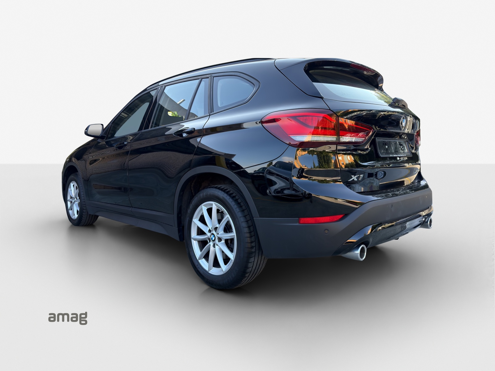 BMW X1 xDrive 20i Essential Edition Steptronic-image-2