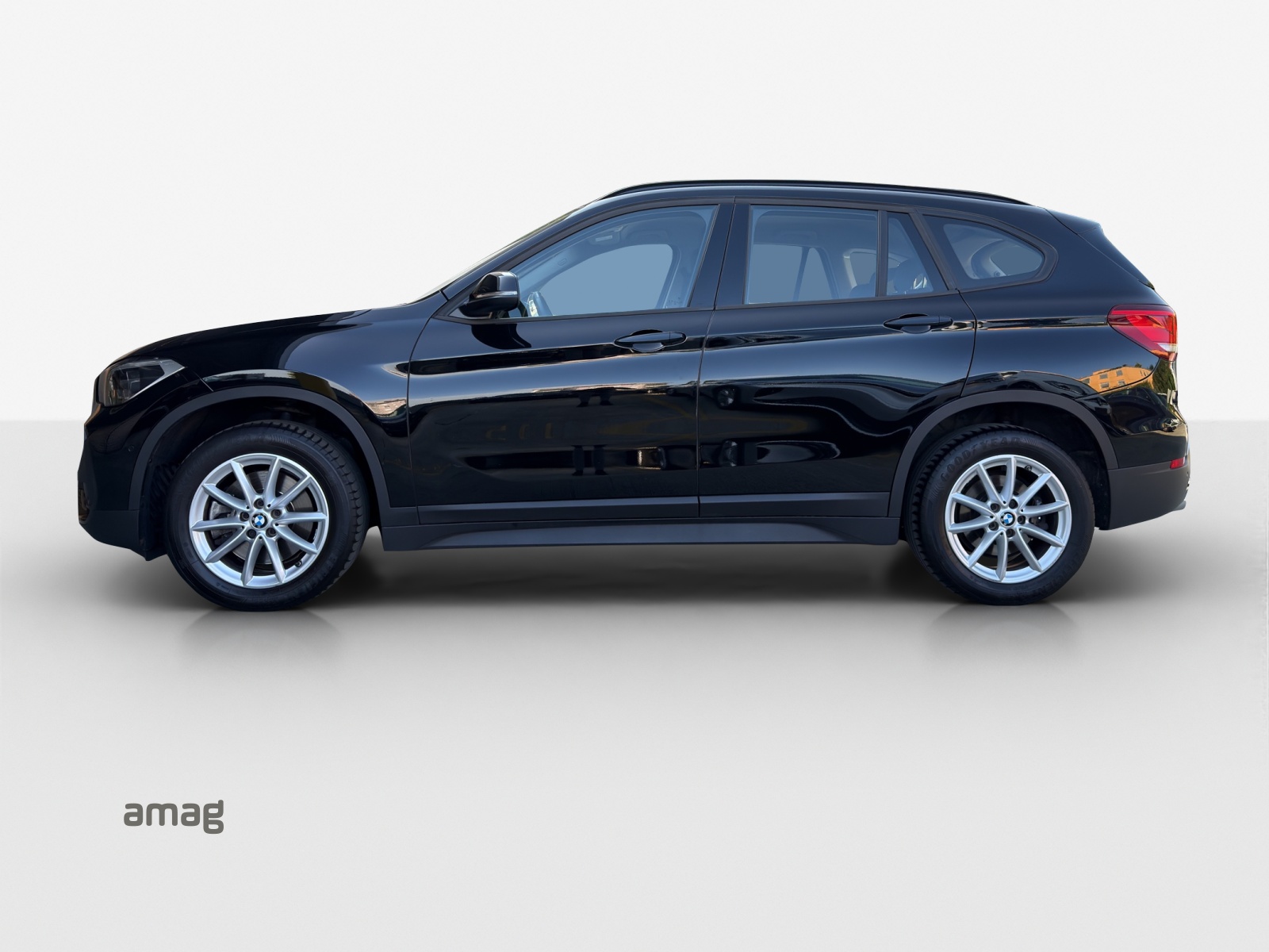 BMW X1 xDrive 20i Essential Edition Steptronic-image-1