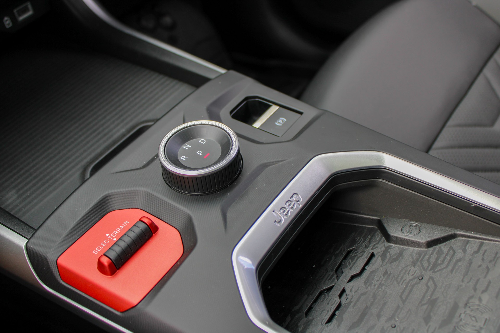 JEEP Compass 1.2 T e-Hybrid Summit-image-13