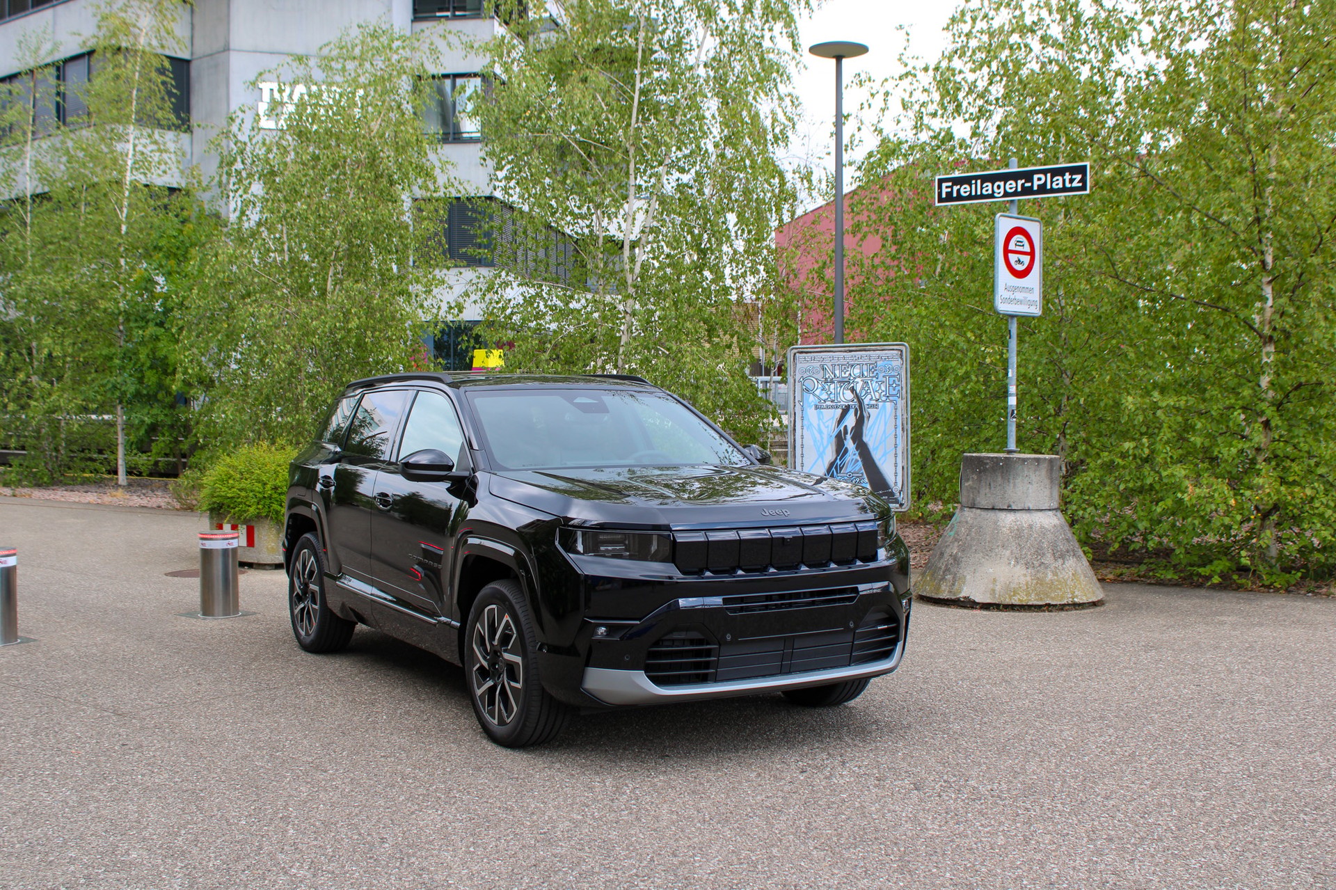 JEEP Compass 1.2 T e-Hybrid Summit-image-1