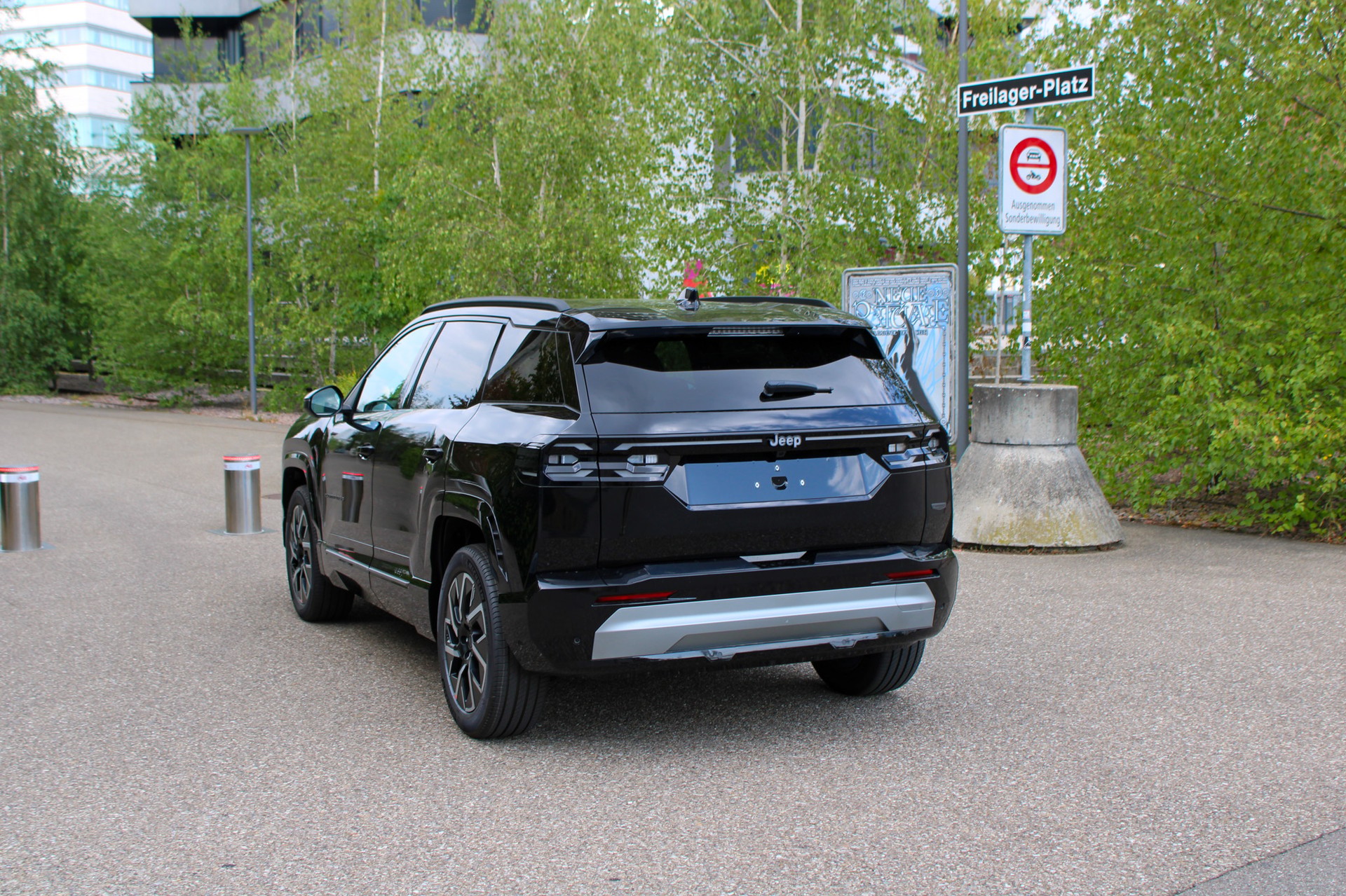JEEP Compass 1.2 T e-Hybrid Summit-image-3