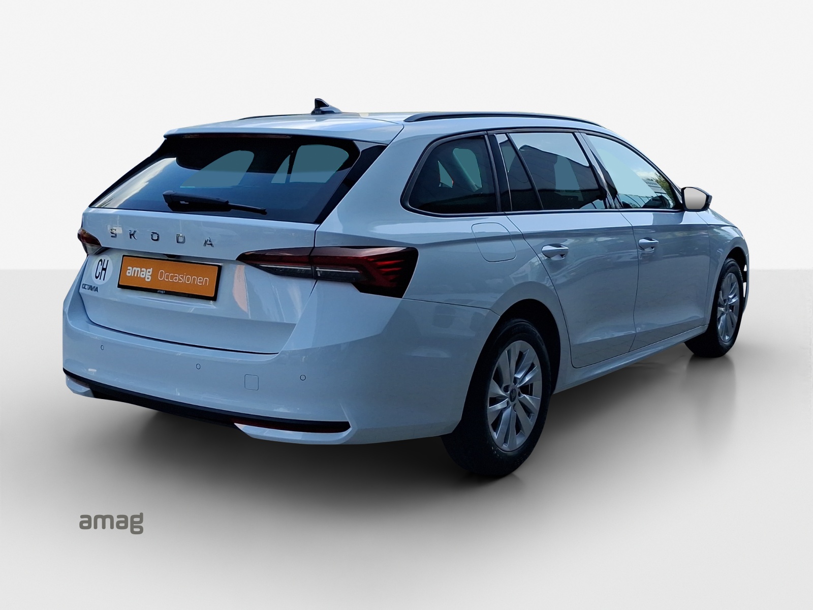 SKODA Octavia Combi 1.5 TSI mHEV DSG Dynamic-image-4