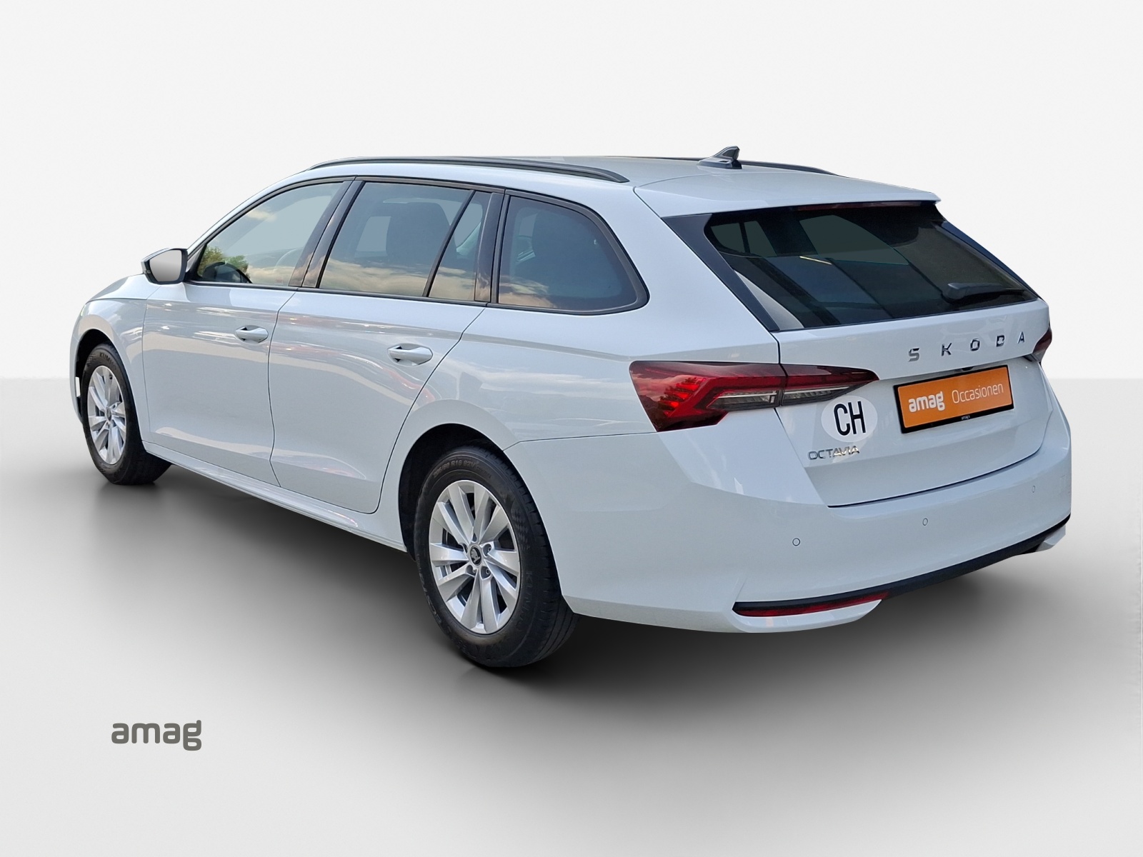 SKODA Octavia Combi 1.5 TSI mHEV DSG Dynamic-image-2