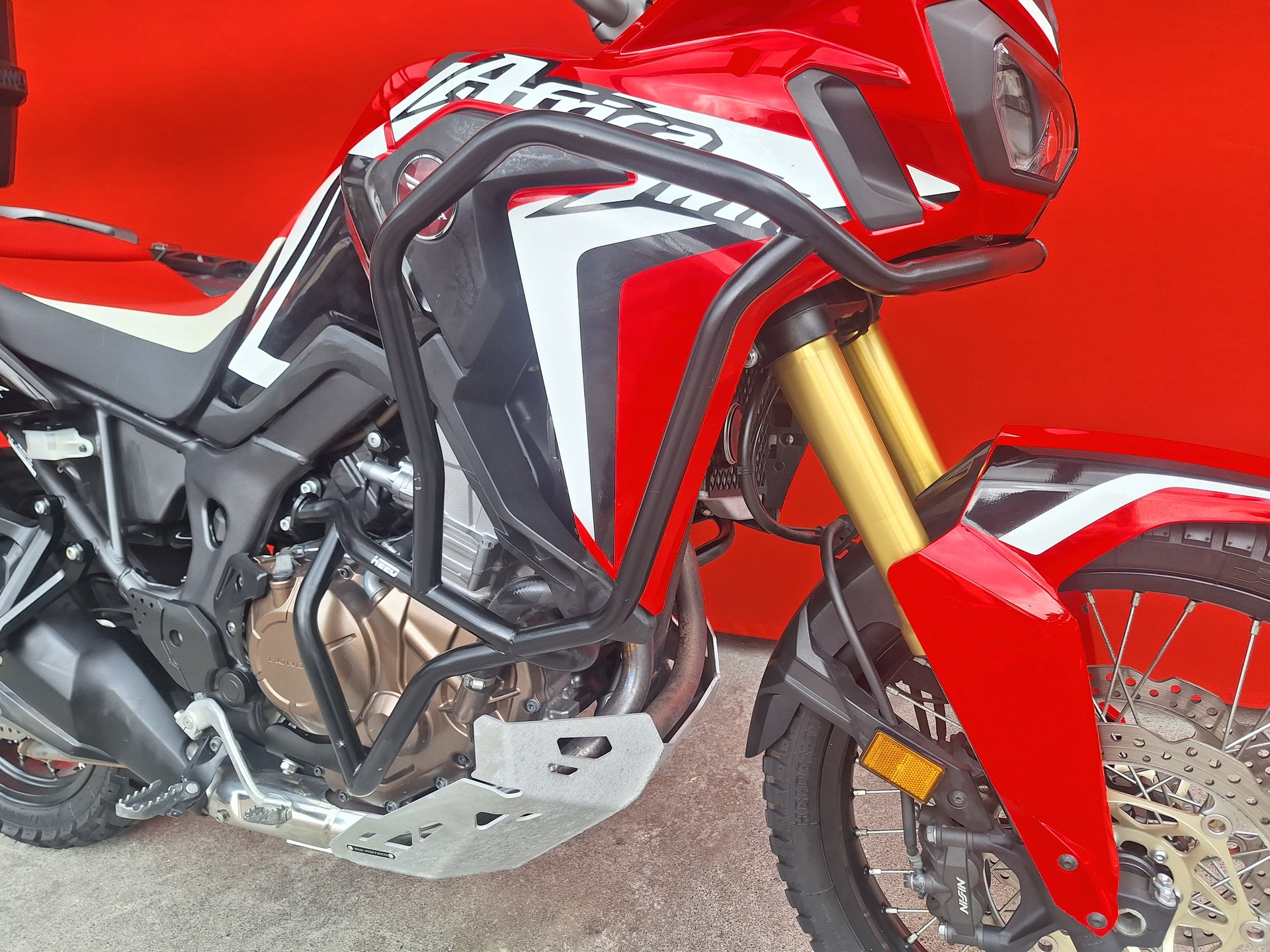 HONDA CRF 1000A Africa Twin-image-5