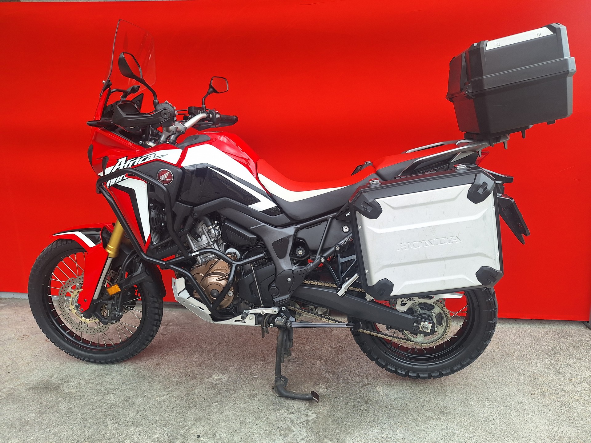 HONDA CRF 1000A Africa Twin-image-2
