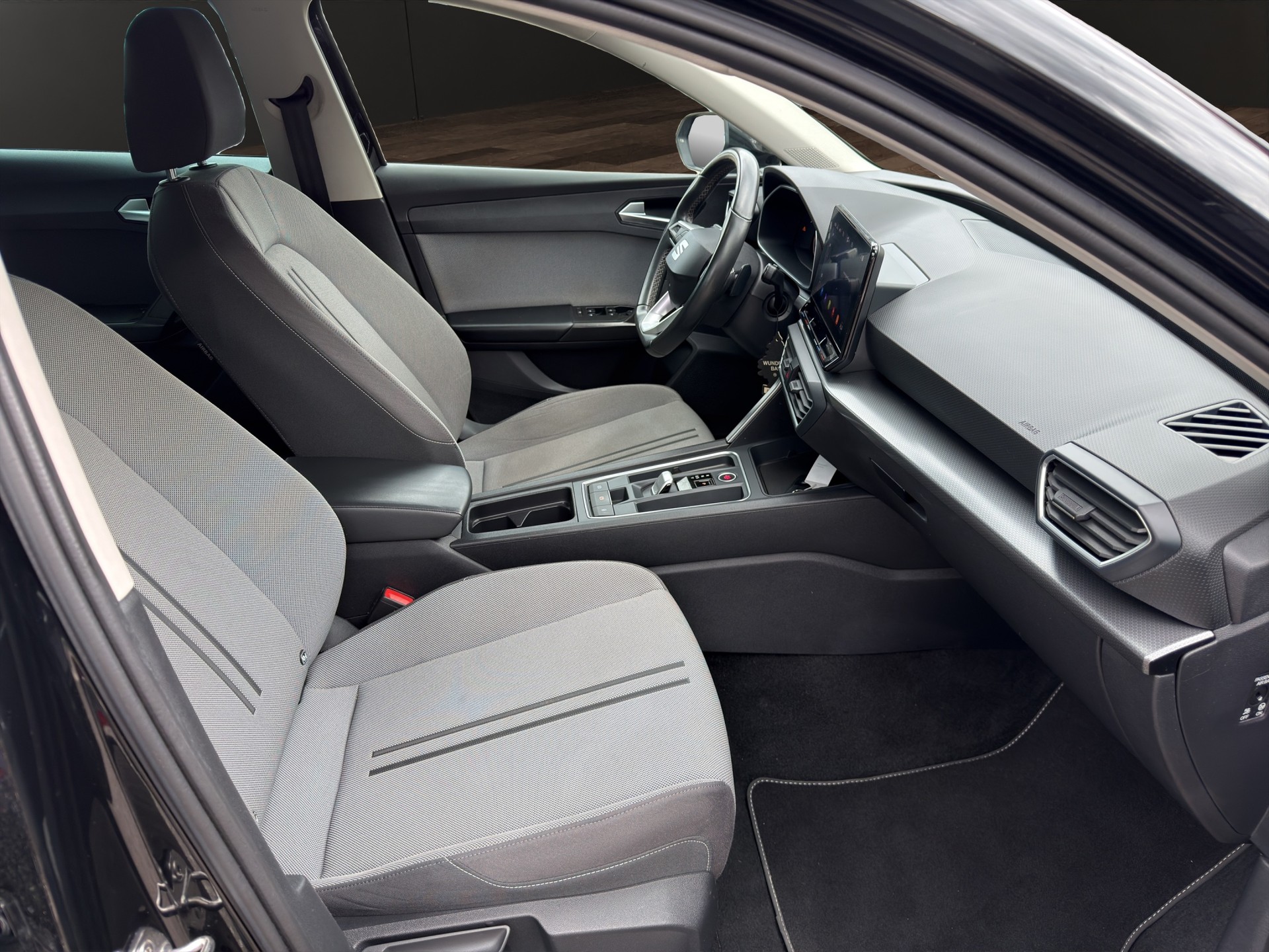 SEAT Leon ST 2.0 TDI EVO DSG 4Drive Style-image-13