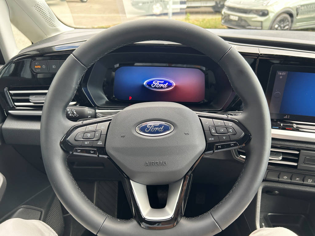 FORD TOURNEO CONNECT Grand 2.0 EcoBlue 122 Titanium-image-8