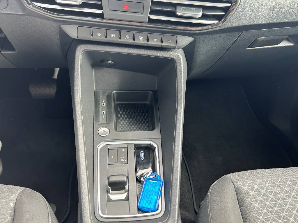 FORD TOURNEO CONNECT Grand 2.0 EcoBlue 122 Titanium-image-13