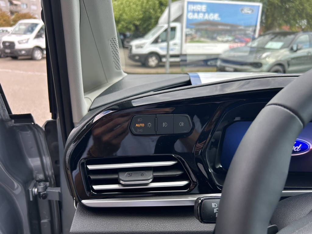 FORD TOURNEO CONNECT Grand 2.0 EcoBlue 122 Titanium-image-12