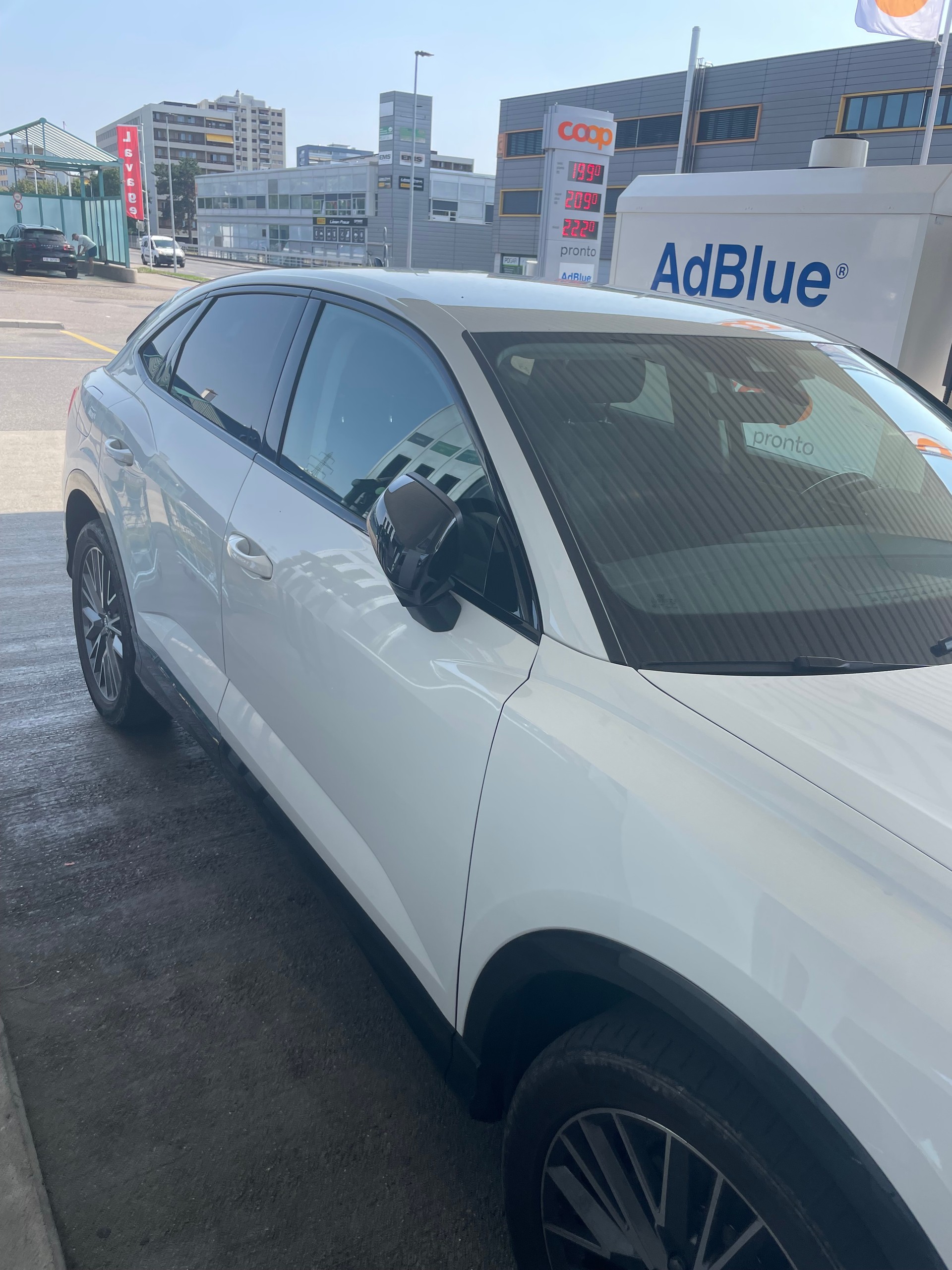 AUDI 2.0 40 TDI Attraction quattro S-Tronic-image-1
