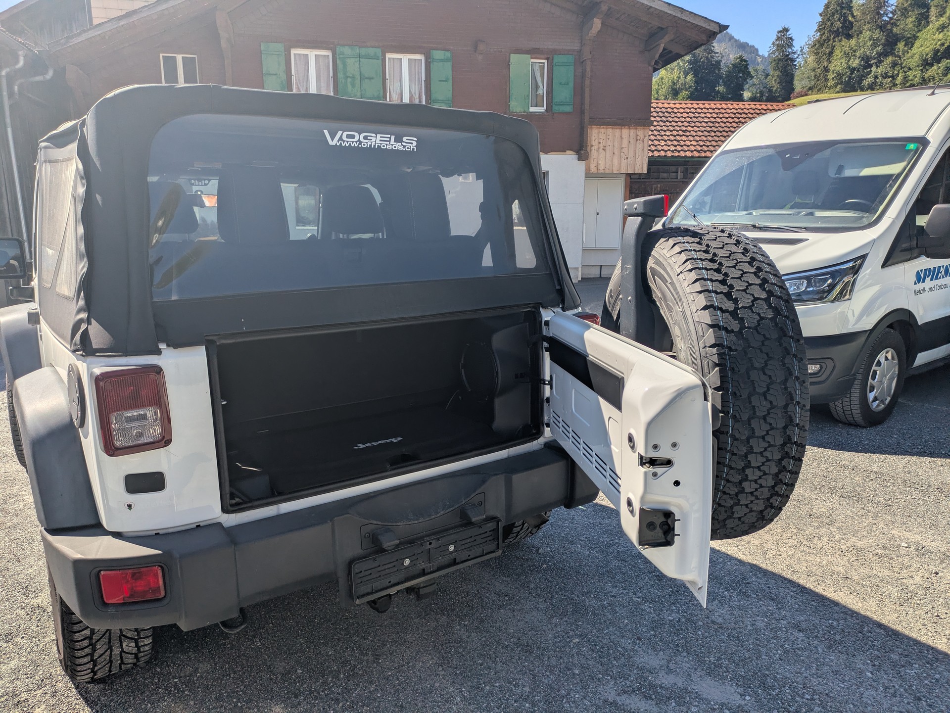 JEEP Wrangler 2.8 CRD Sport-image-5