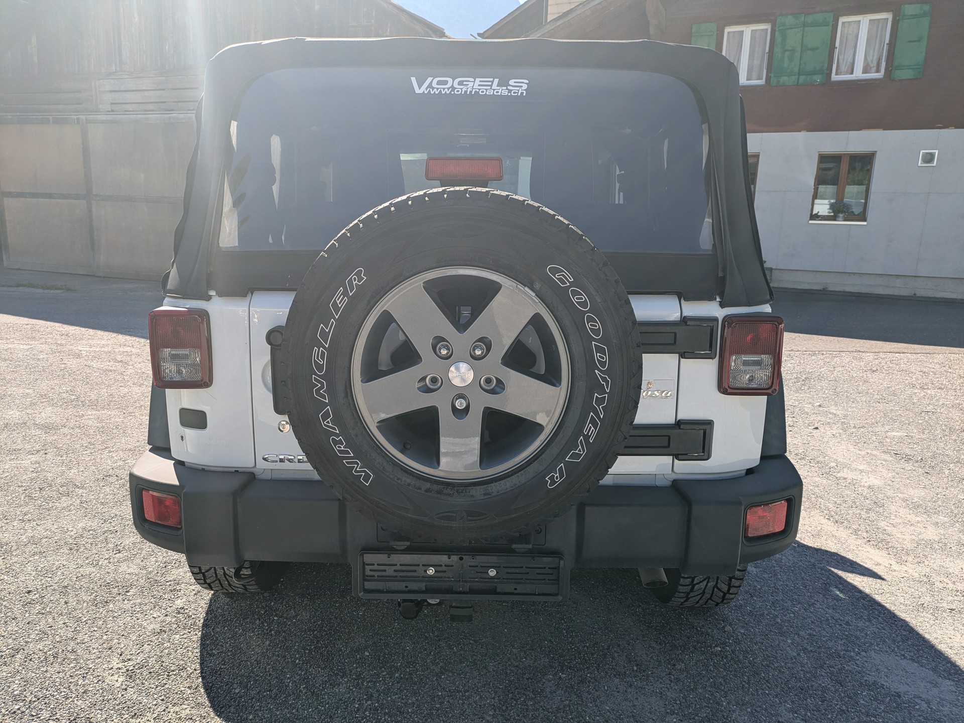 JEEP Wrangler 2.8 CRD Sport-image-3