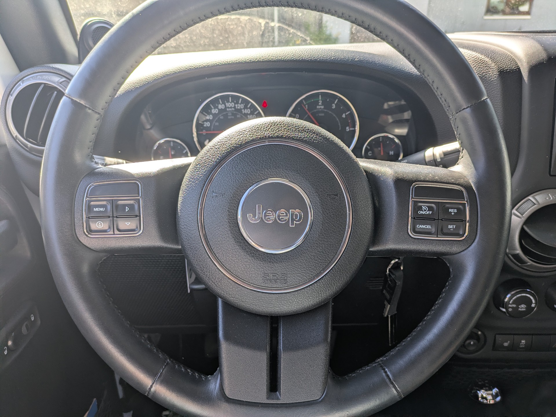 JEEP Wrangler 2.8 CRD Sport-image-12