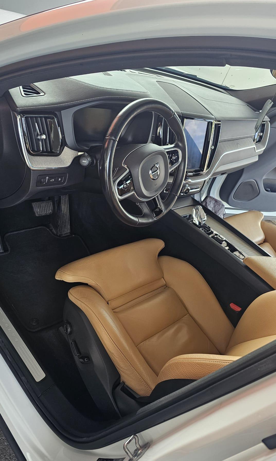 VOLVO 2.0 T8 TE Inscription eAWD-image-4