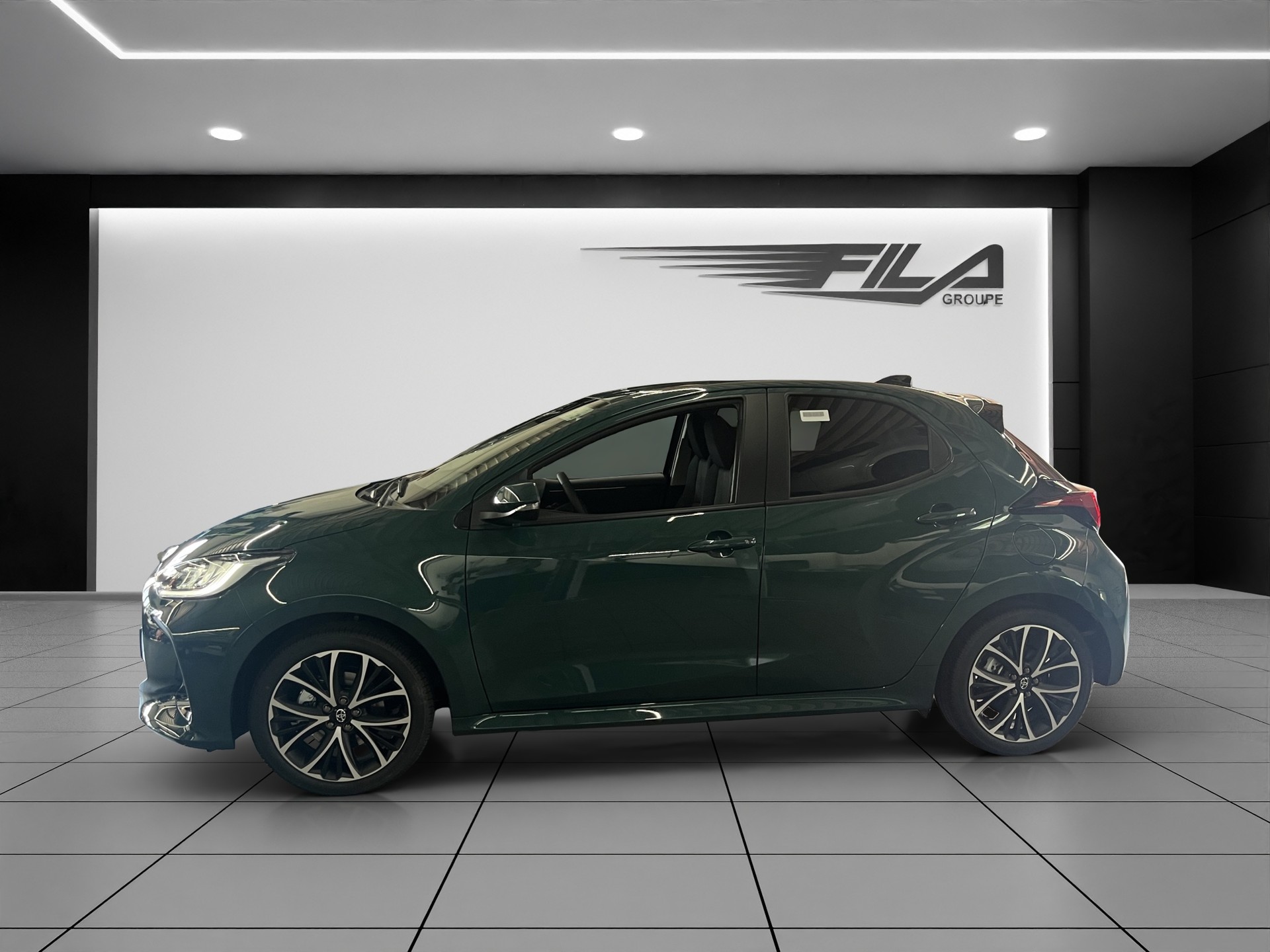 TOYOTA YARIS 1.5 VVT-i HSD Trend-image-3