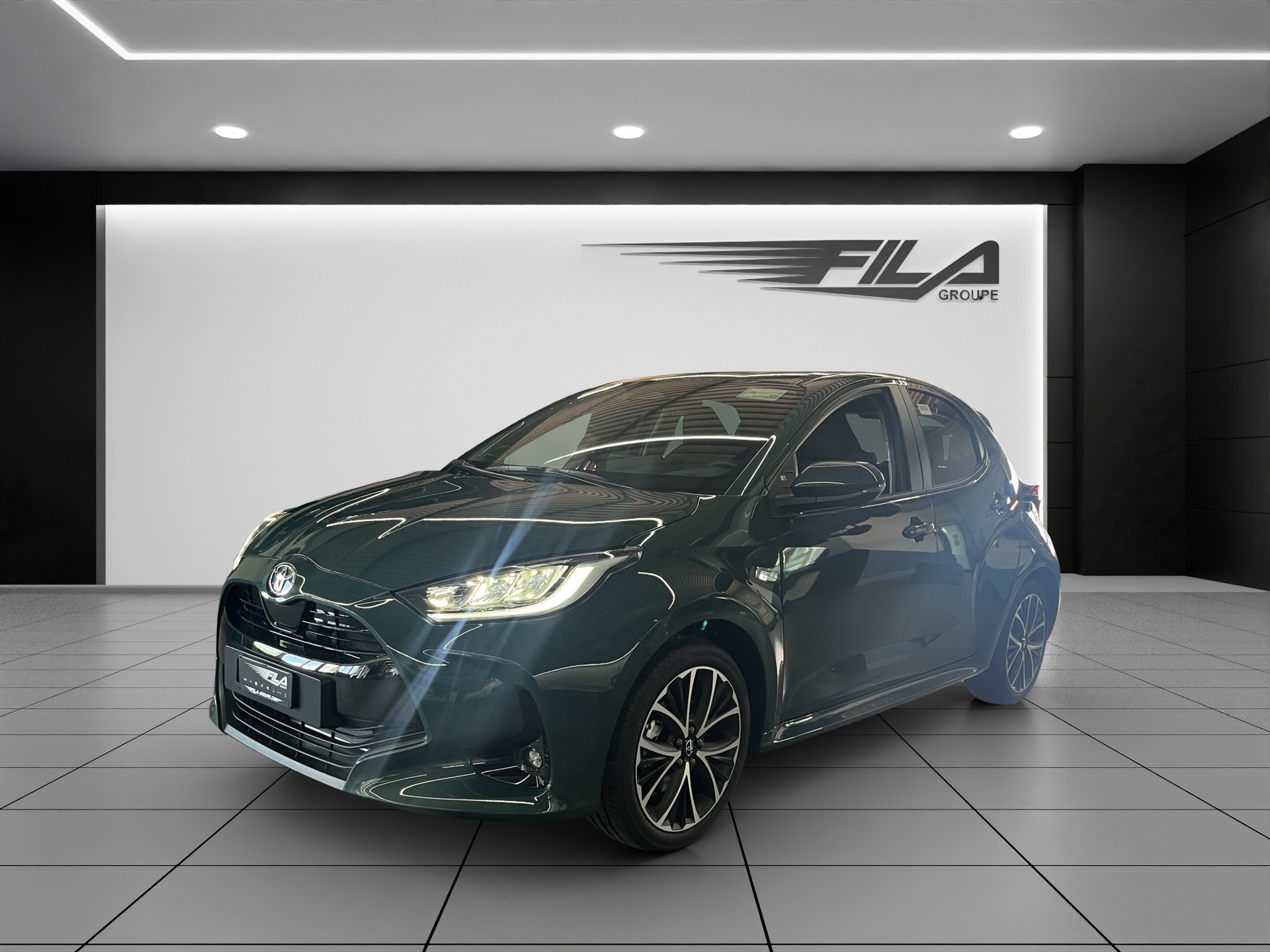 TOYOTA YARIS 1.5 VVT-i HSD Trend-image-1