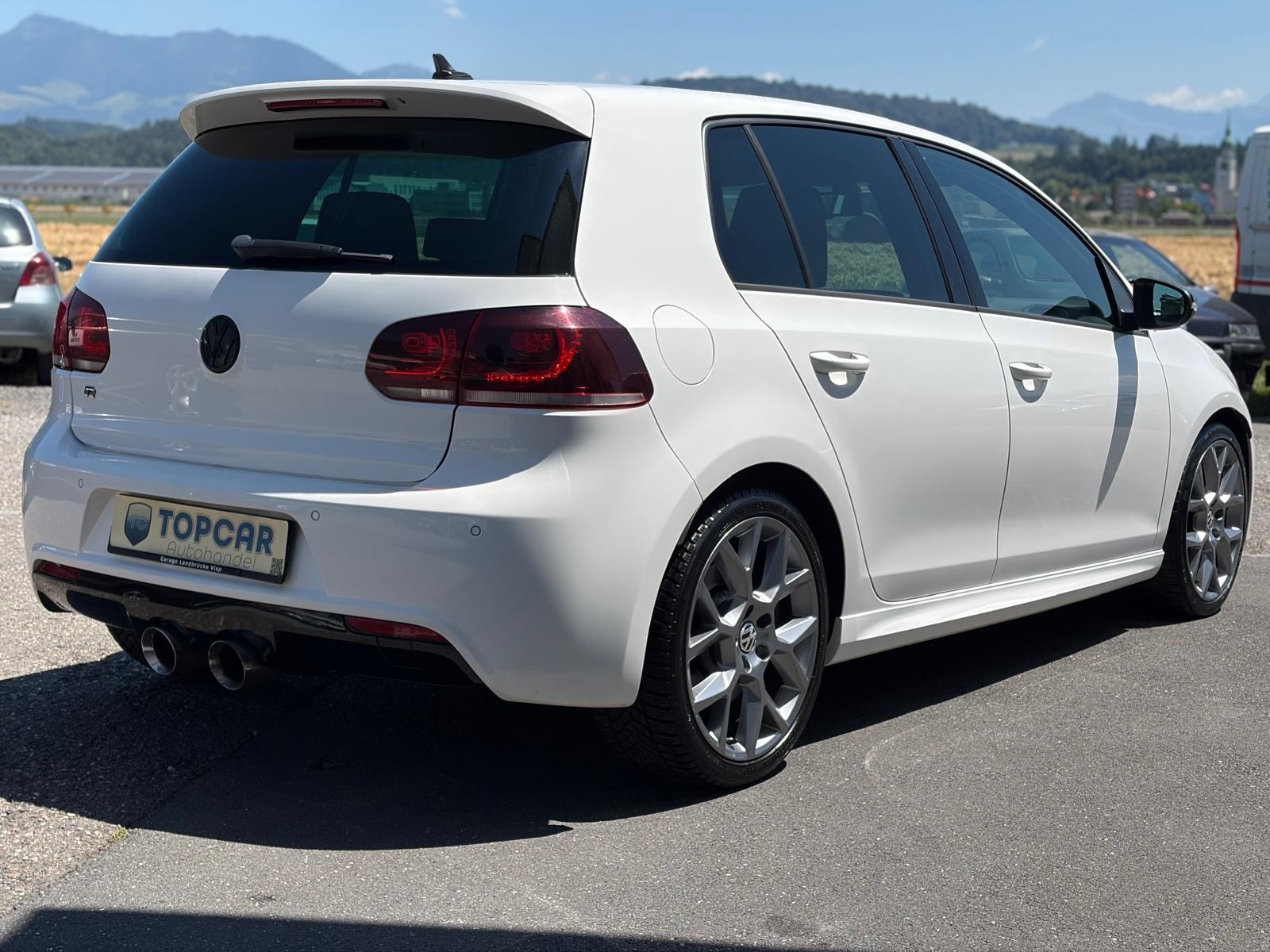 VW Golf 2.0 TSI R 4Motion DSG-image-4