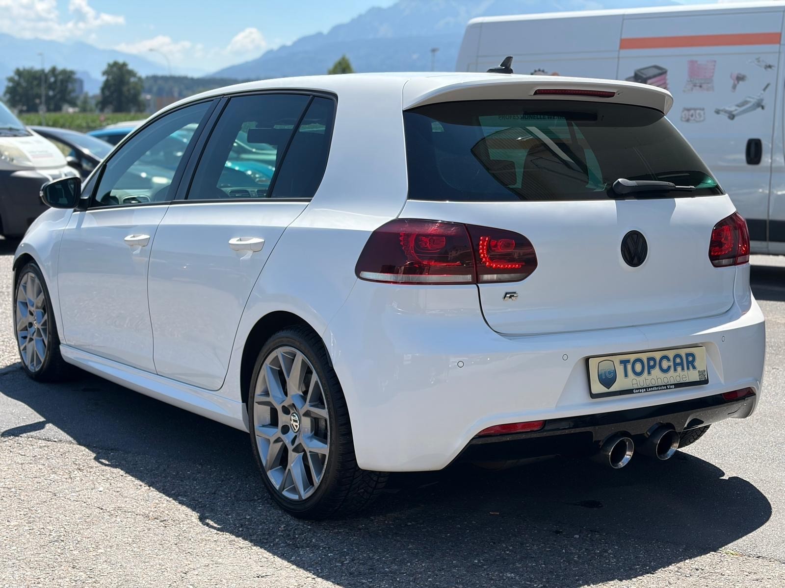 VW Golf 2.0 TSI R 4Motion DSG-image-6