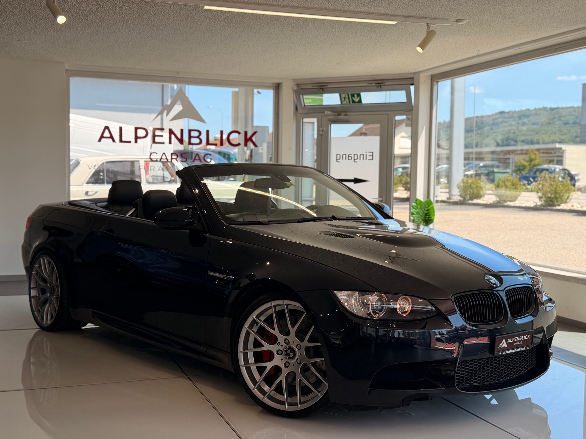 BMW M3 Cabriolet-image-1