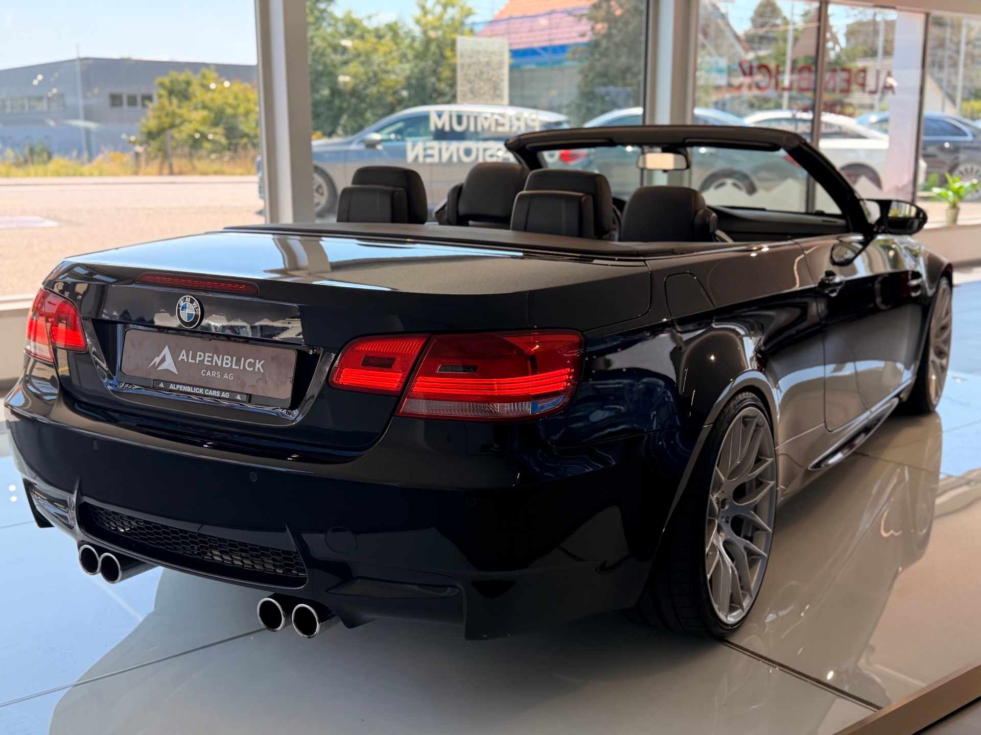 BMW M3 Cabriolet-image-5