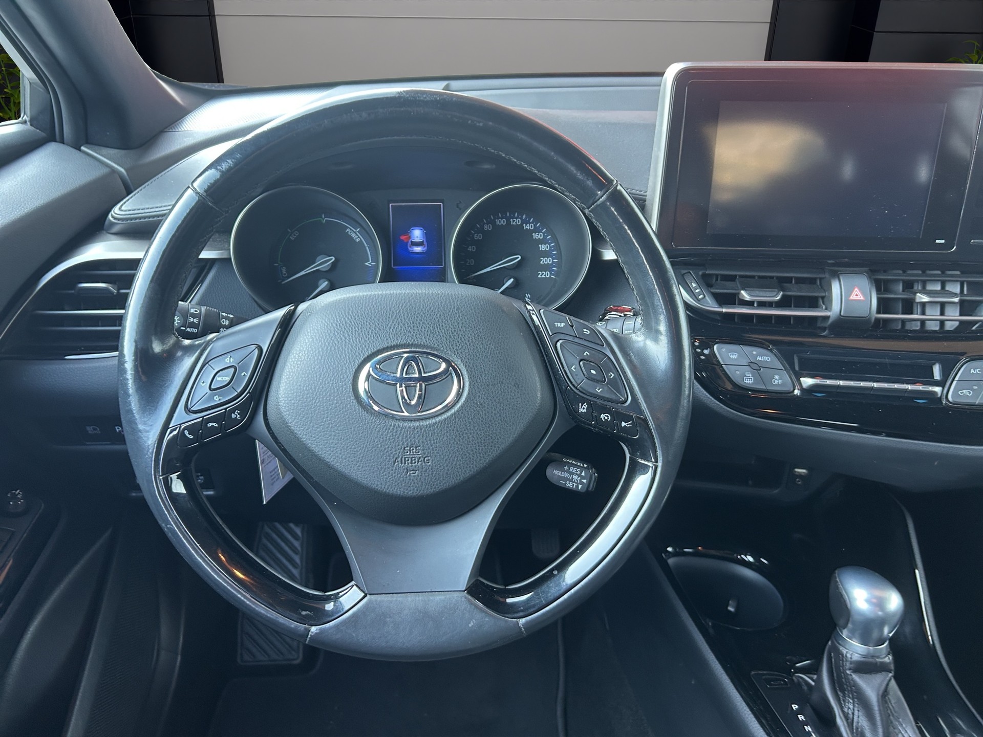 TOYOTA C-HR 1.8 HSD Trend CVT-image-9