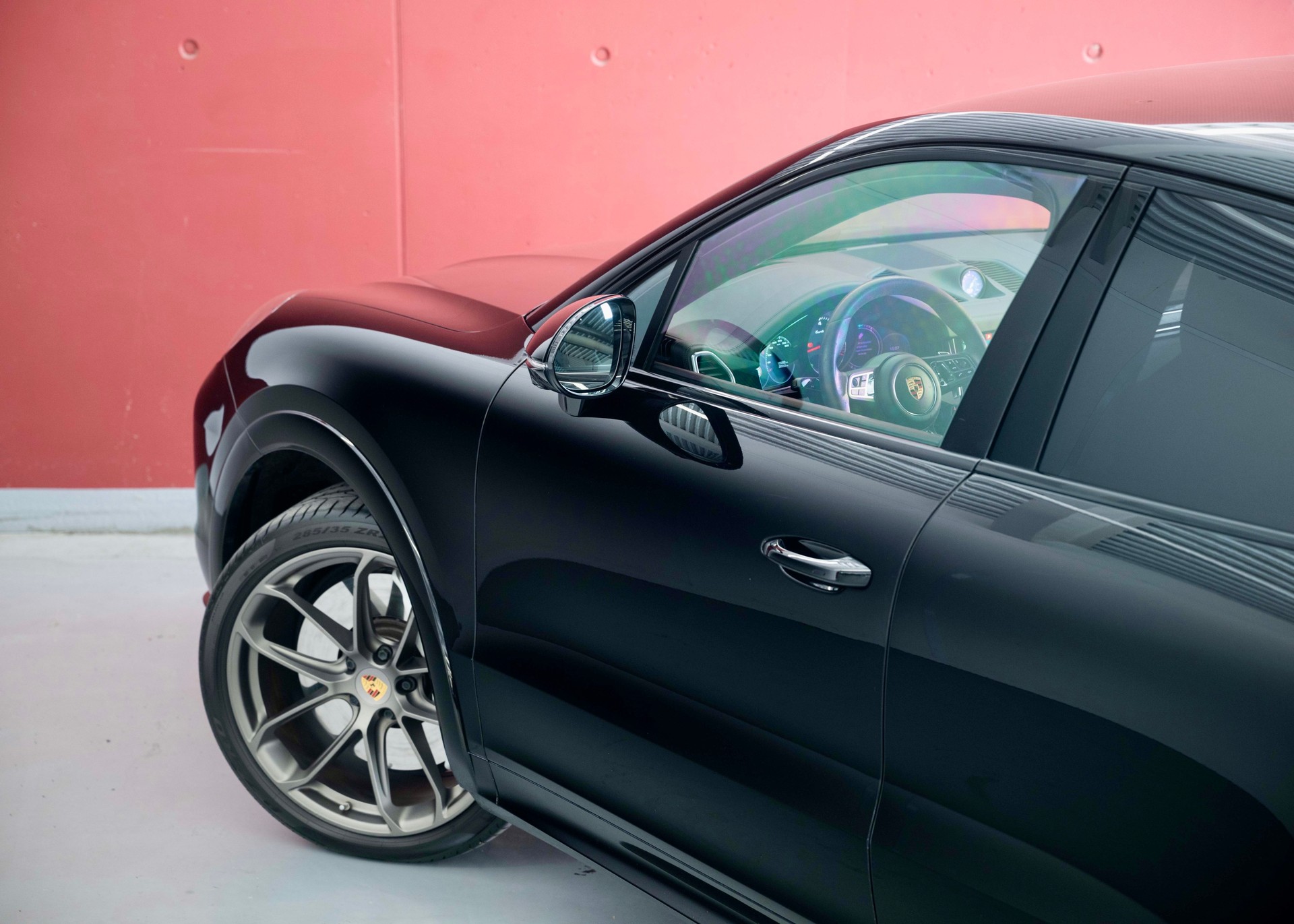 PORSCHE Cayenne Turbo Coupé (2nd hand, full Porsche history)-image-9