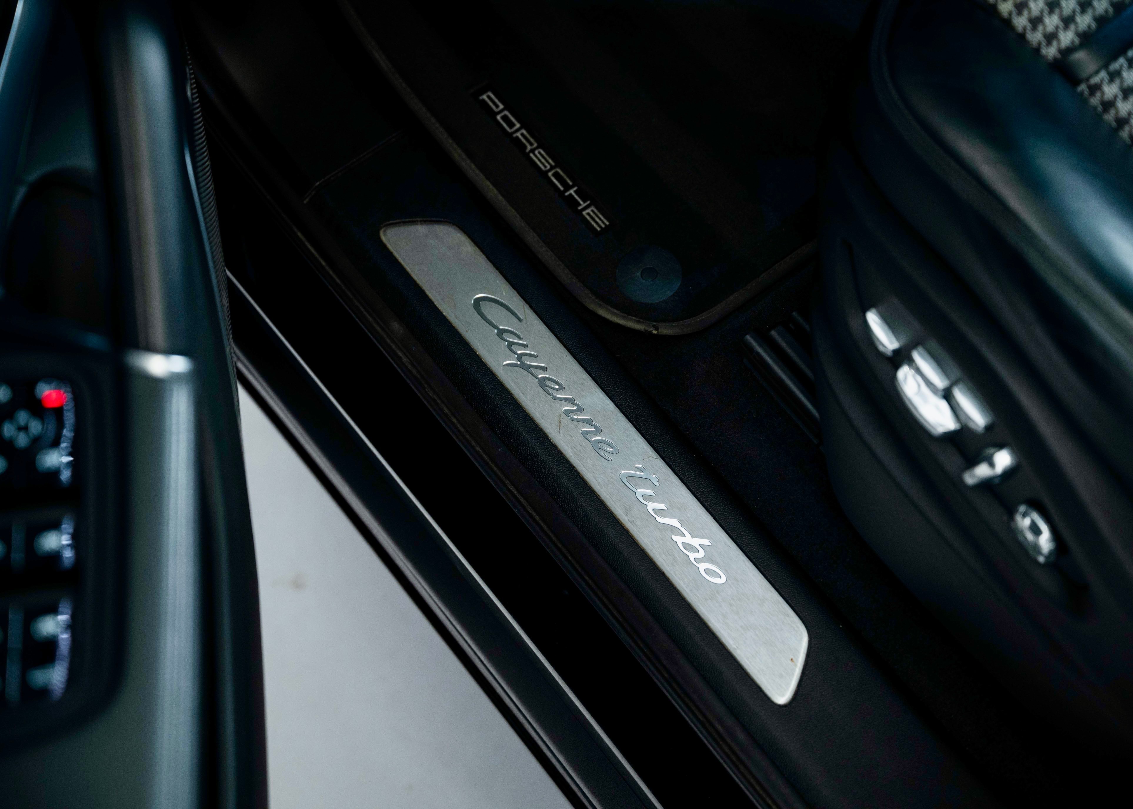 Image PORSCHE CAYENNE Cayenne Turbo Coupé (2nd hand, full Porsche history)