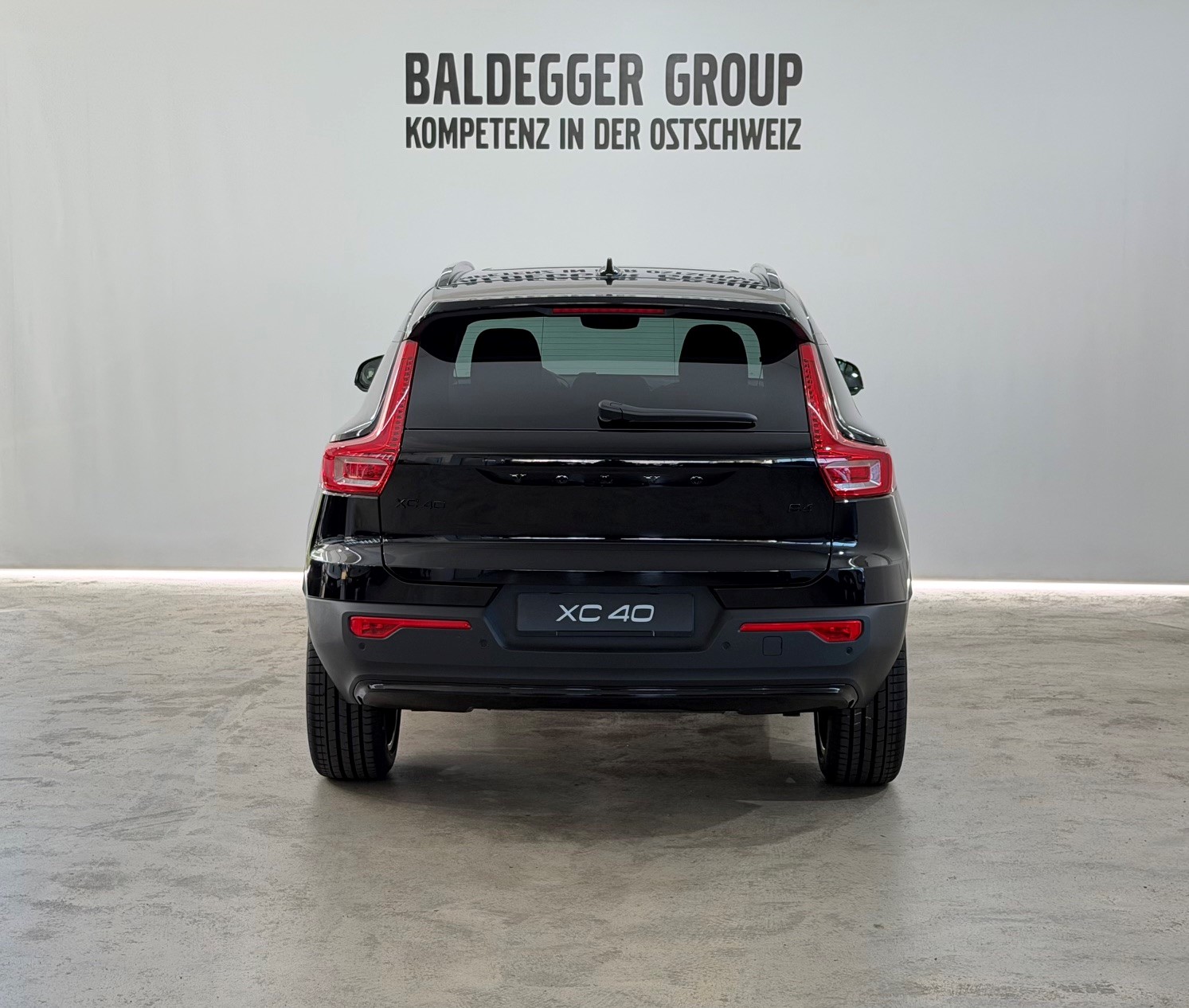 VOLVO XC40 2.0 B4 MH Black Edition-image-6