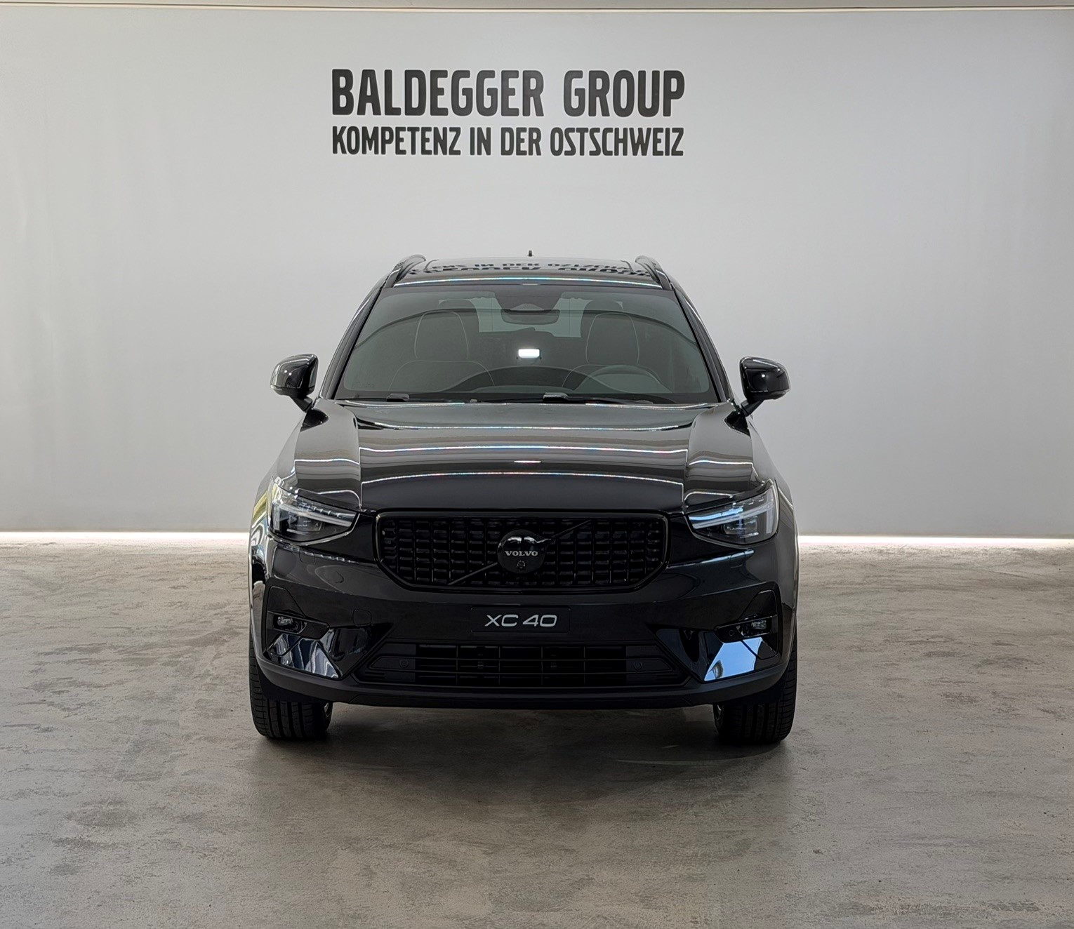 VOLVO XC40 2.0 B4 MH Black Edition-image-7