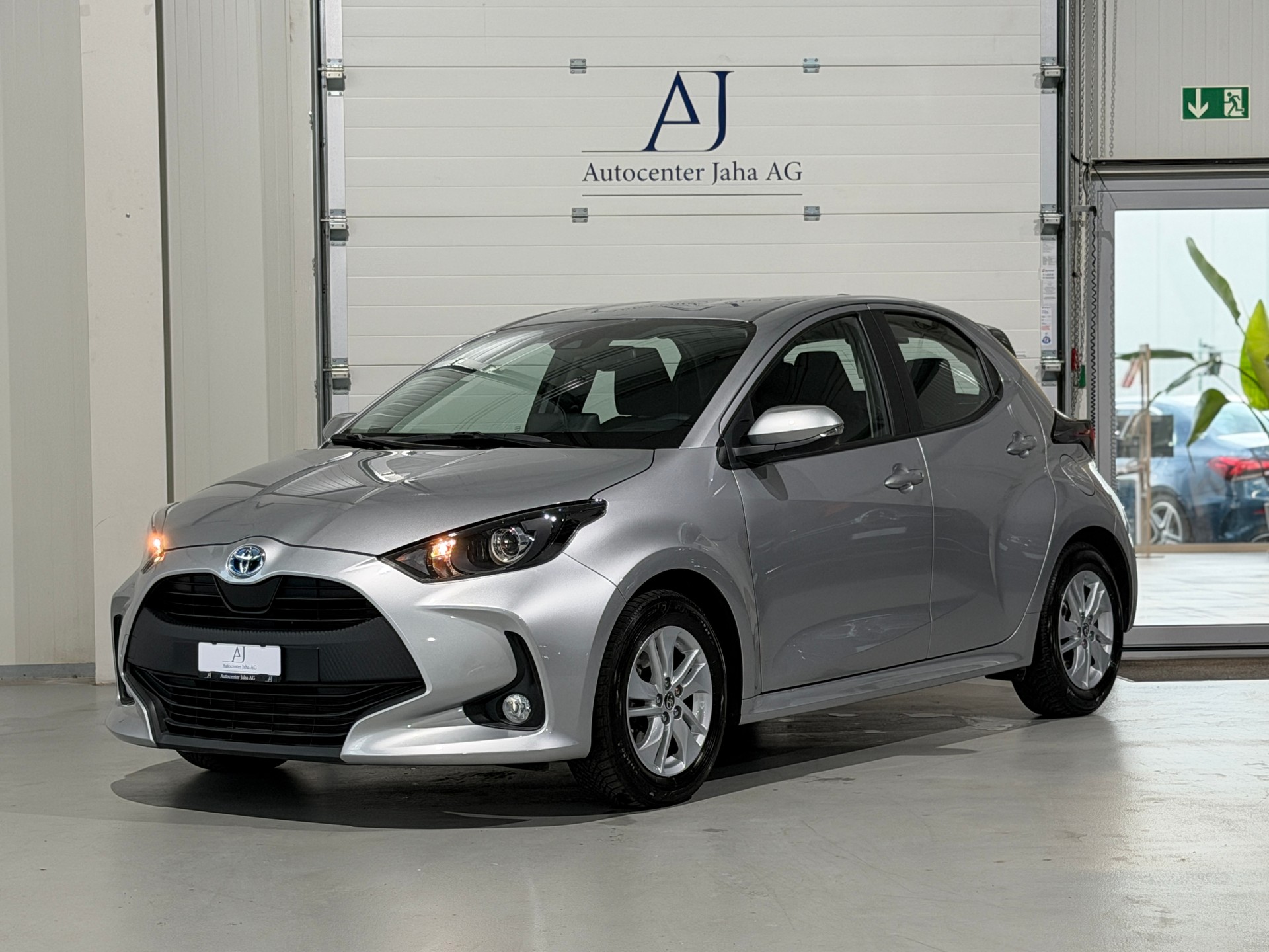 TOYOTA Yaris 1.5 Trend e-CVT (CH) inkl. Toyota Garantie-image-2