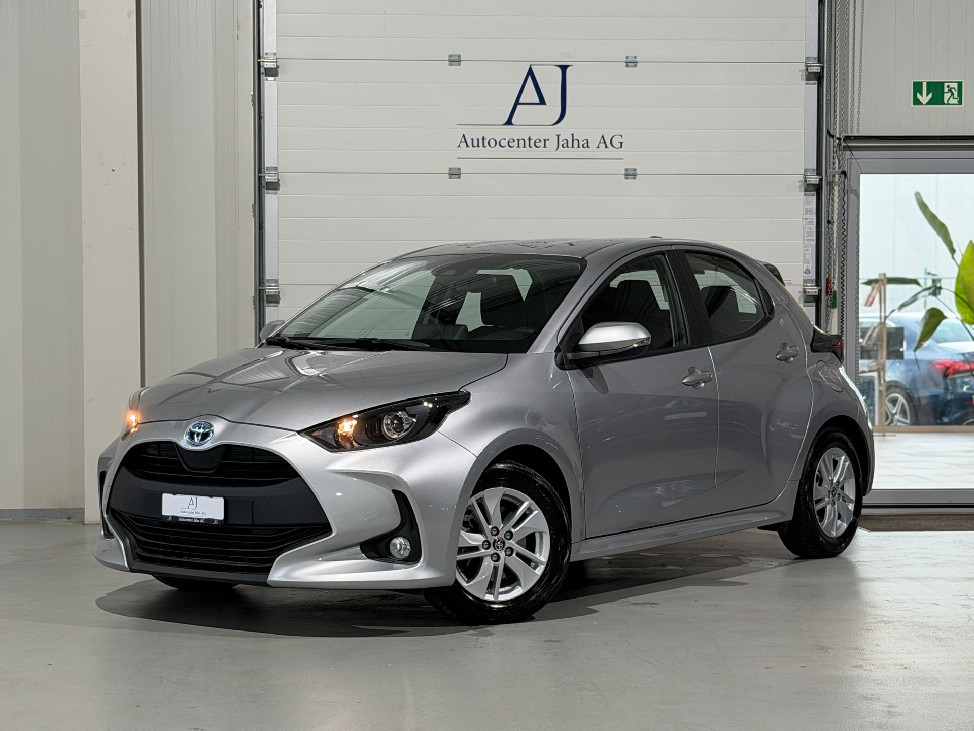 TOYOTA Yaris 1.5 Trend e-CVT (CH) inkl. Toyota Garantie-image-0