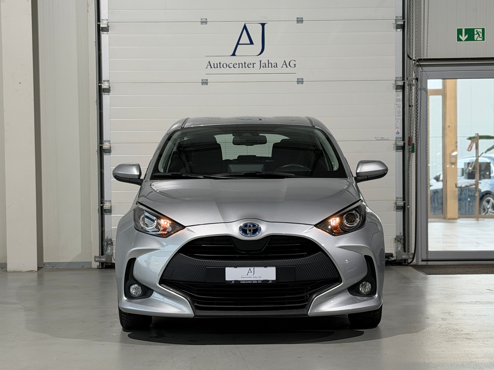 TOYOTA Yaris 1.5 Trend e-CVT (CH) inkl. Toyota Garantie-image-3