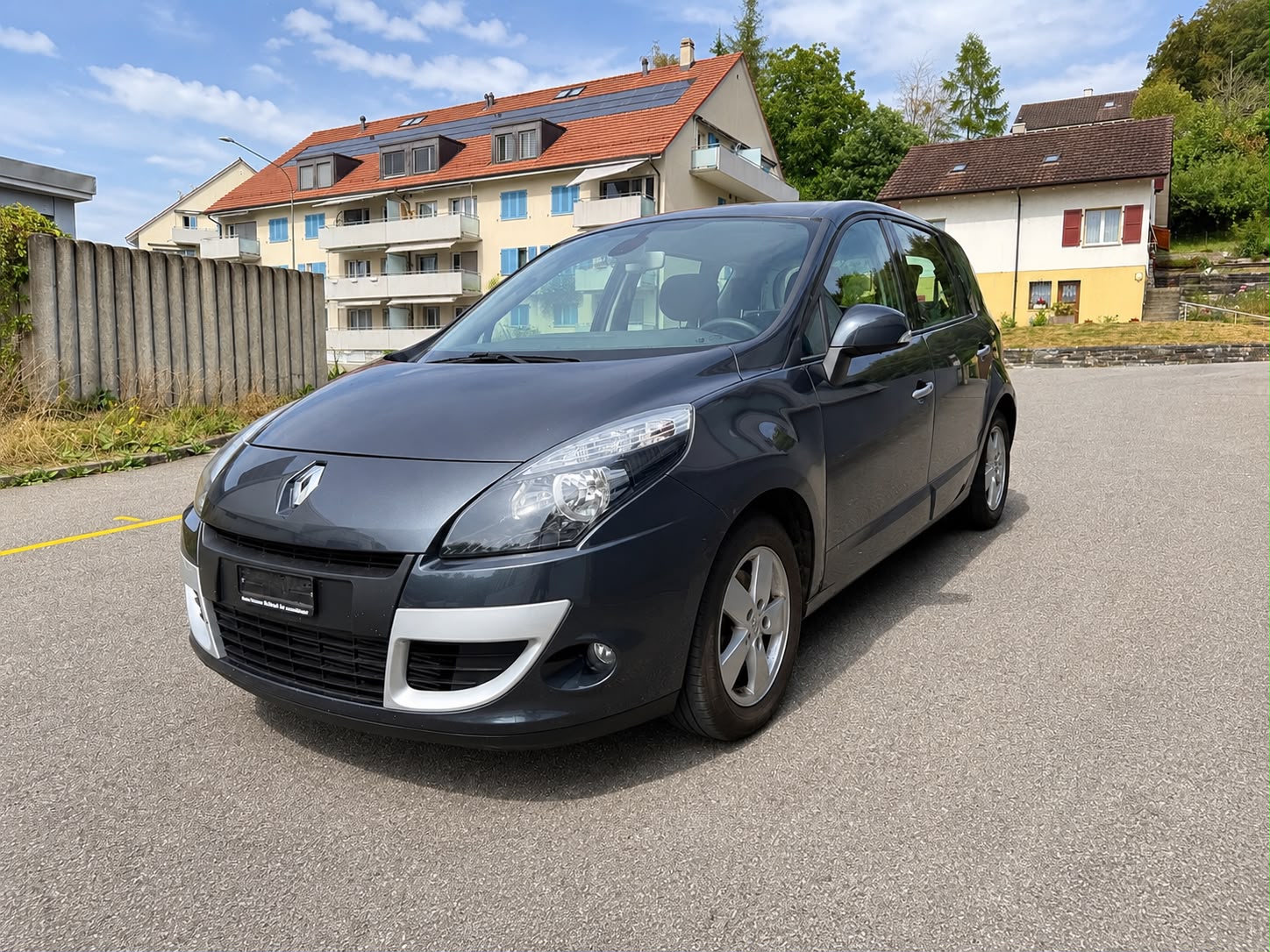 RENAULT Scénic 1.4 16V Turbo Dynamique-image-1