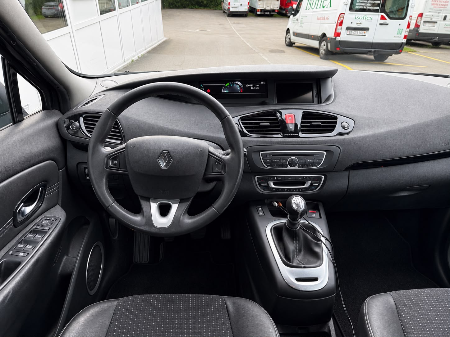RENAULT Scénic 1.4 16V Turbo Dynamique-image-8