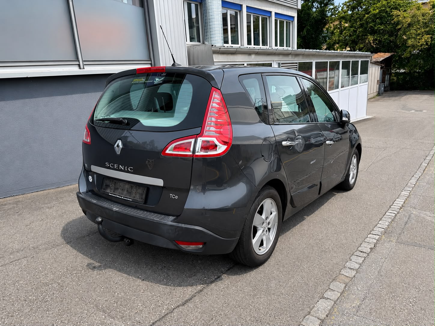 RENAULT Scénic 1.4 16V Turbo Dynamique-image-2