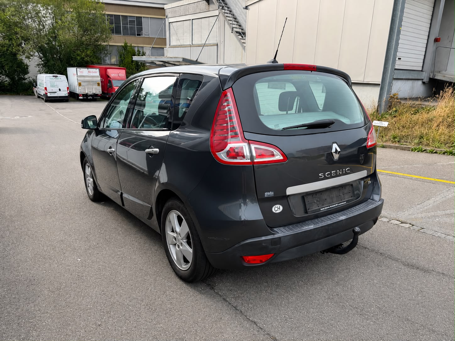 RENAULT Scénic 1.4 16V Turbo Dynamique-image-3