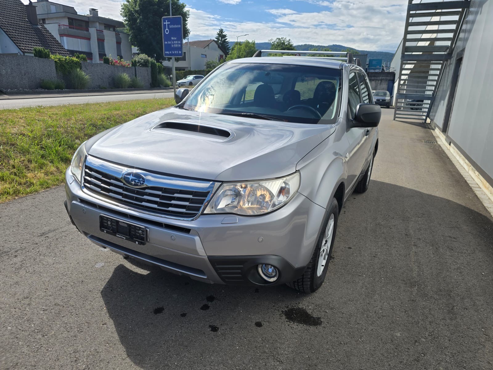 SUBARU Forester 2.0D X Swiss-image-0