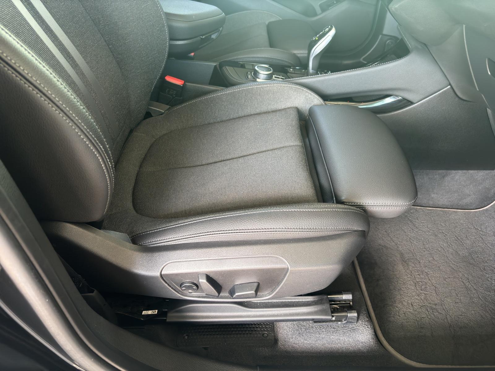 BMW X1 20i xDrive-image-24