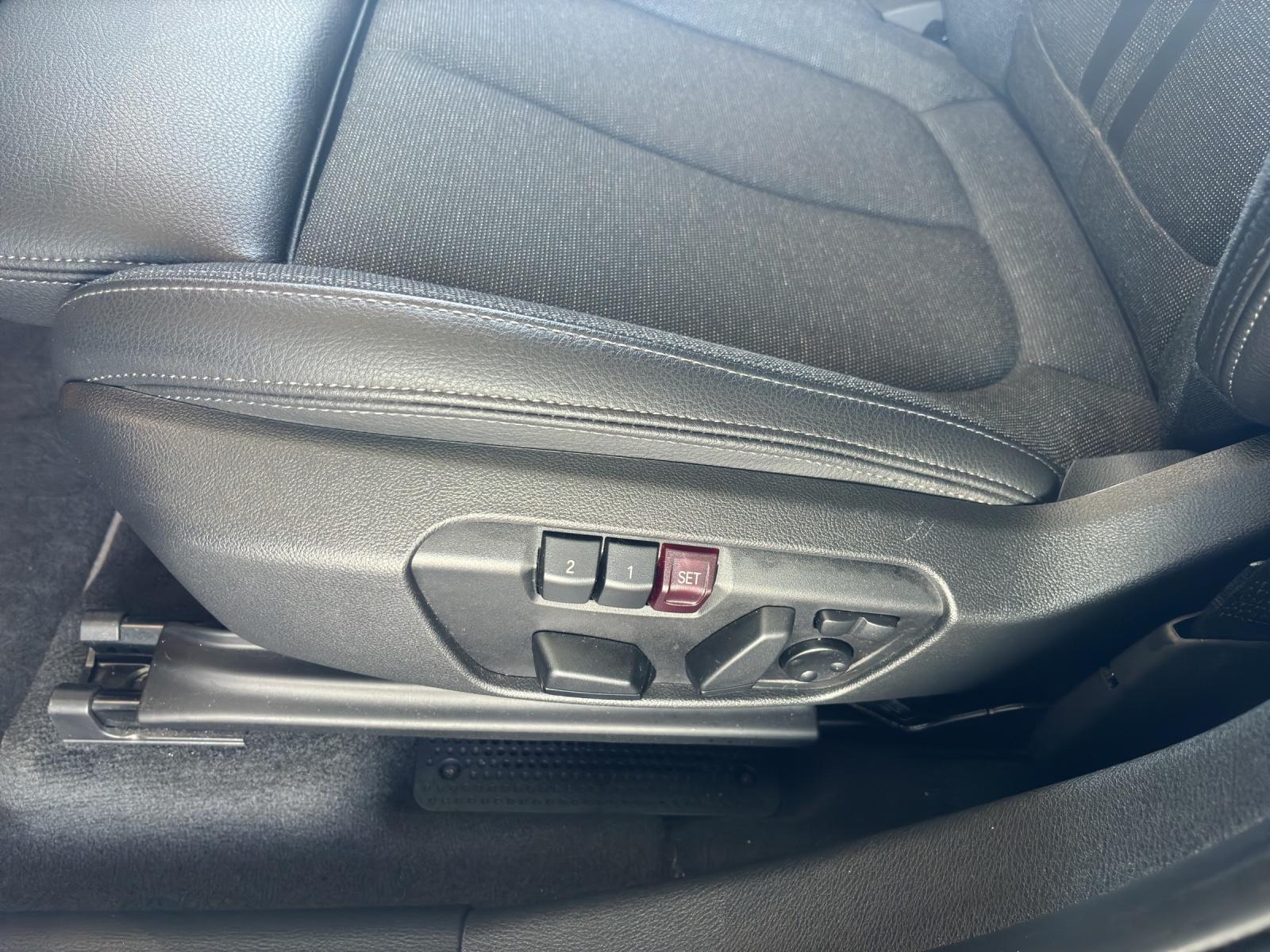 BMW X1 20i xDrive-image-16