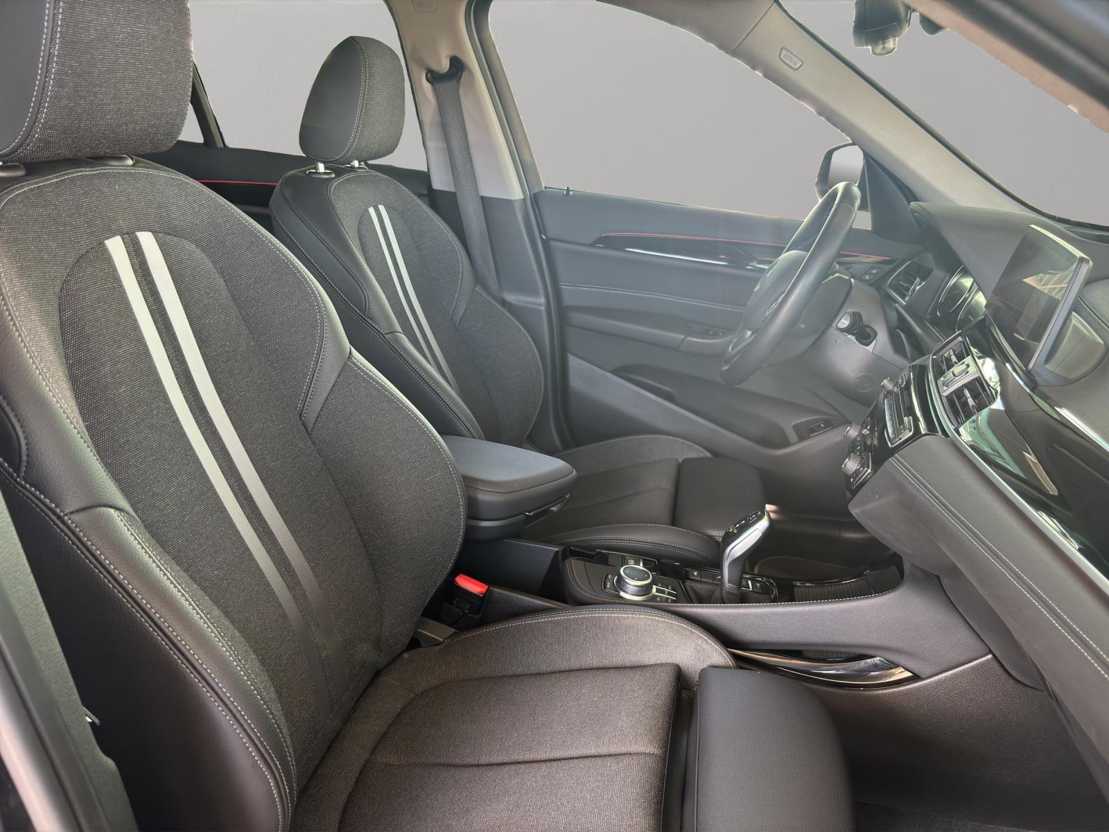 BMW X1 20i xDrive-image-14