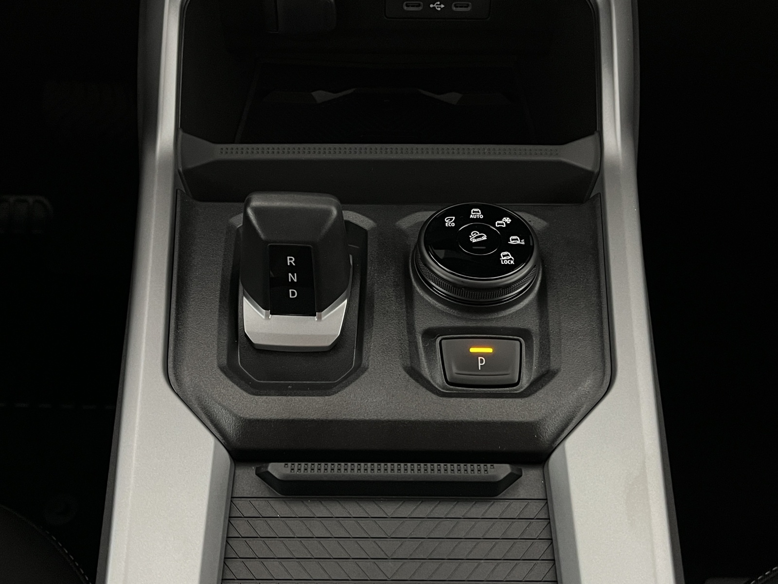 DACIA Bigster 1.2 Hybrid Journey 4WD-image-13