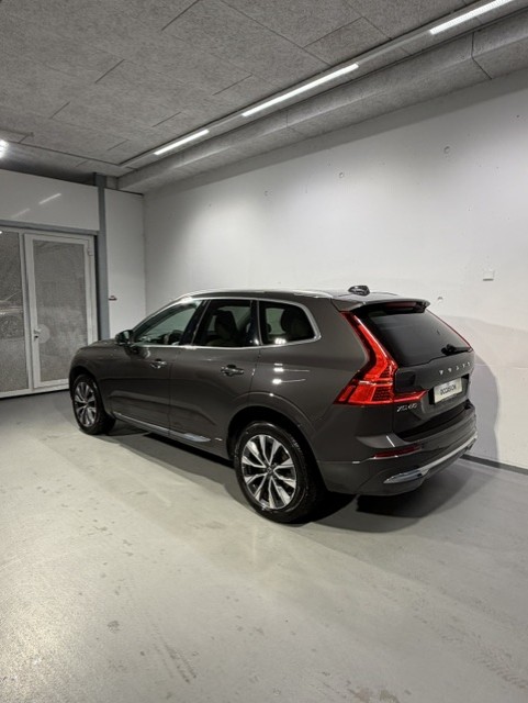 VOLVO XC60 2.0 B4 MH Plus Bright AWD-image-2